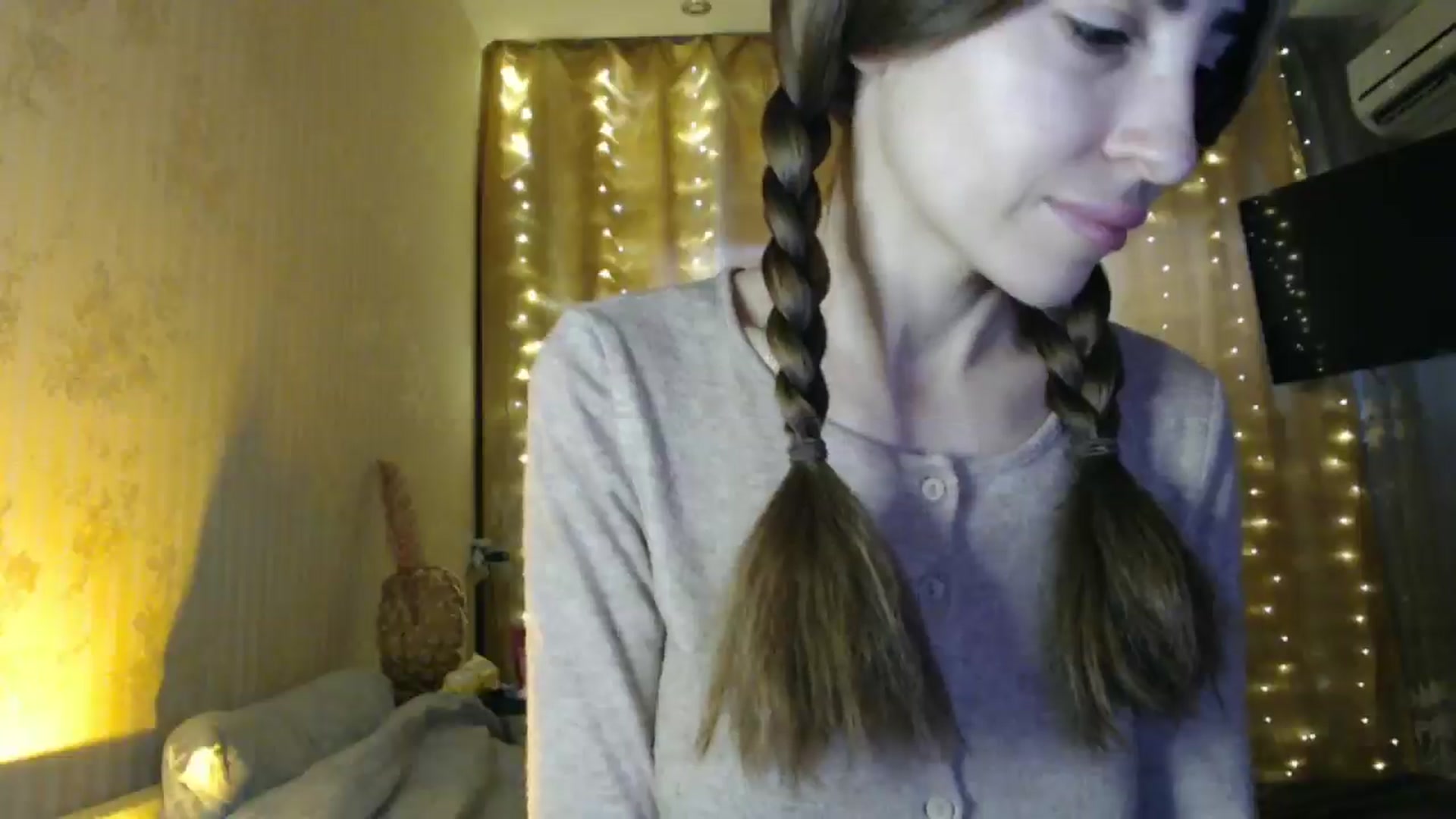 Gallery image thumbnail from Nora_Sweet's myfreecams stream on, 12/18/2024, 09:14 image 17 of 20