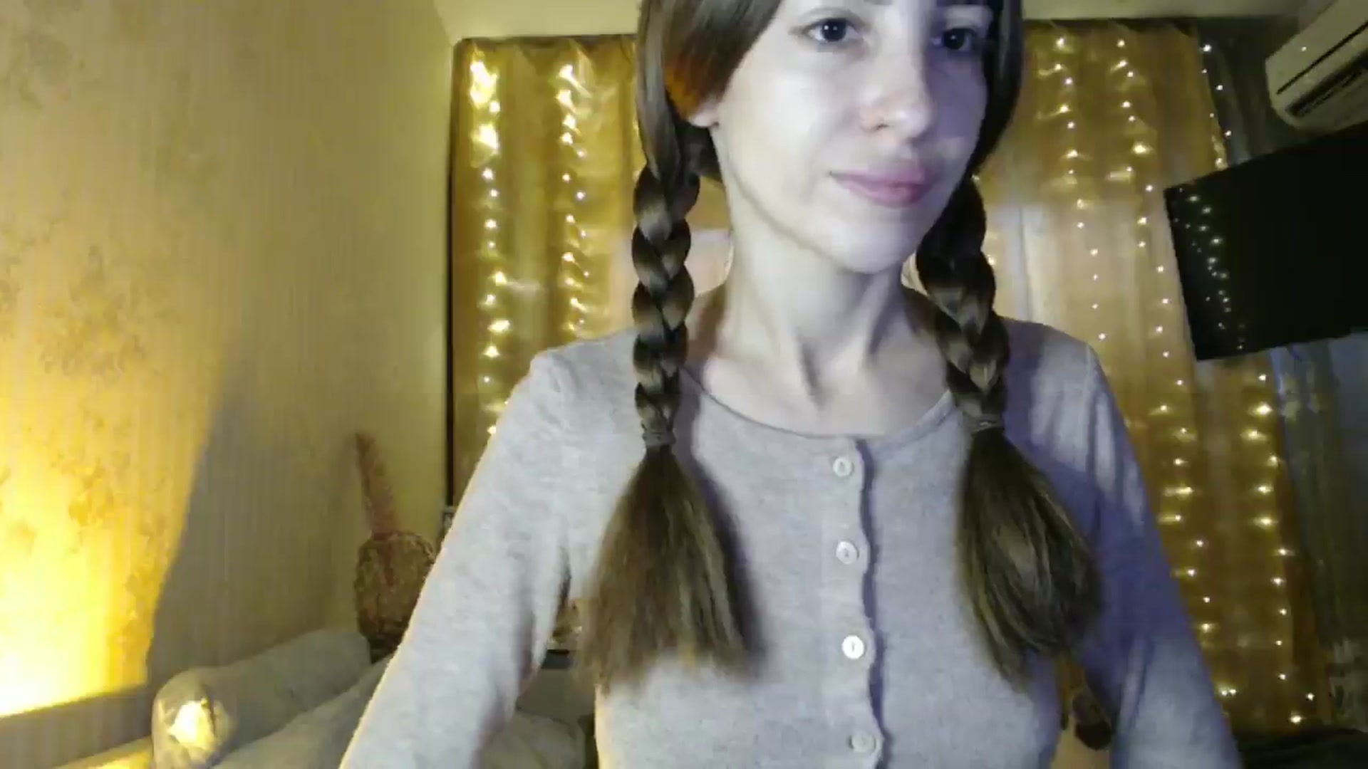 Gallery image thumbnail from Nora_Sweet's myfreecams stream on, 12/18/2024, 09:14 image 14 of 20