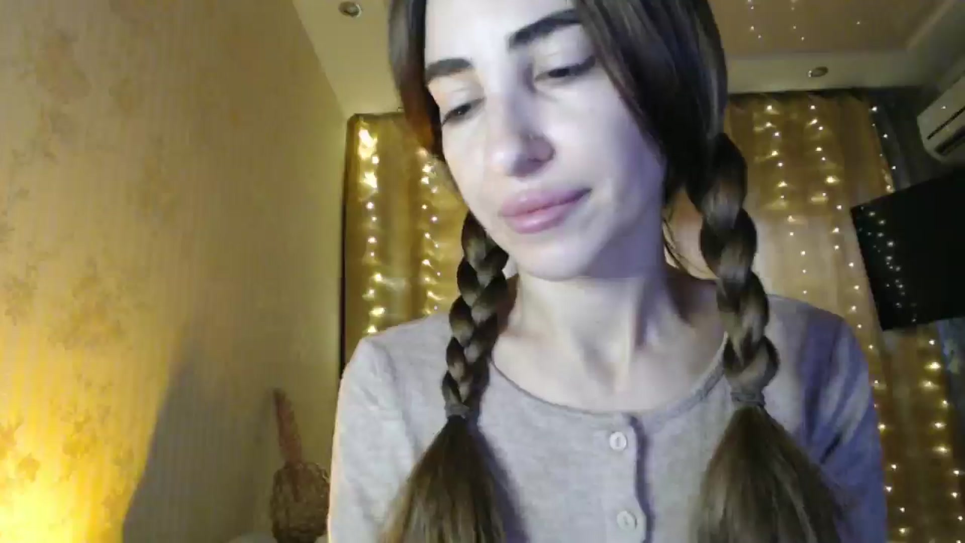 Gallery image thumbnail from Nora_Sweet's myfreecams stream on, 12/18/2024, 09:14 image 2 of 20
