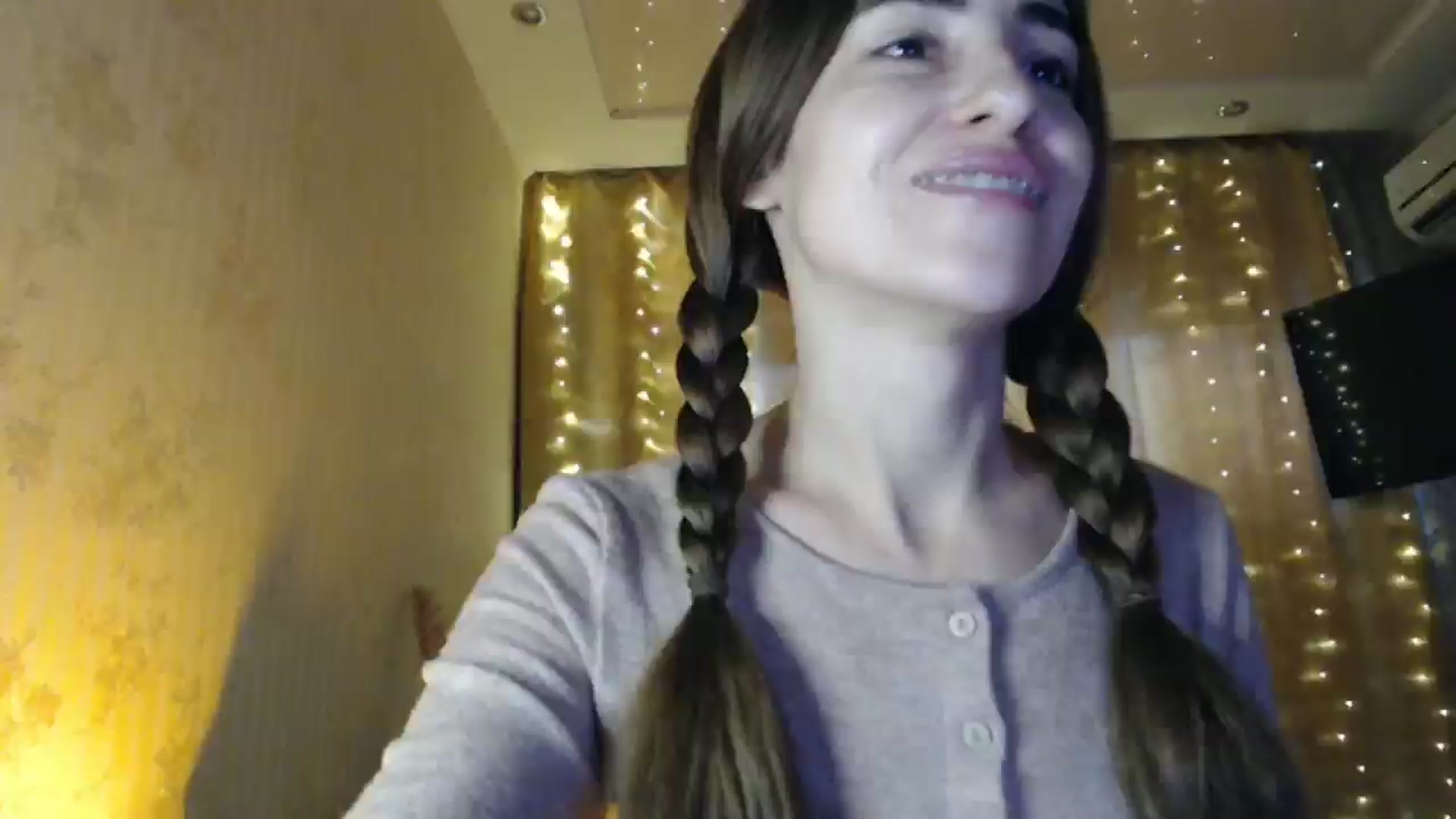 Gallery image thumbnail from Nora_Sweet's myfreecams stream on, 12/18/2024, 09:14 image 1 of 20