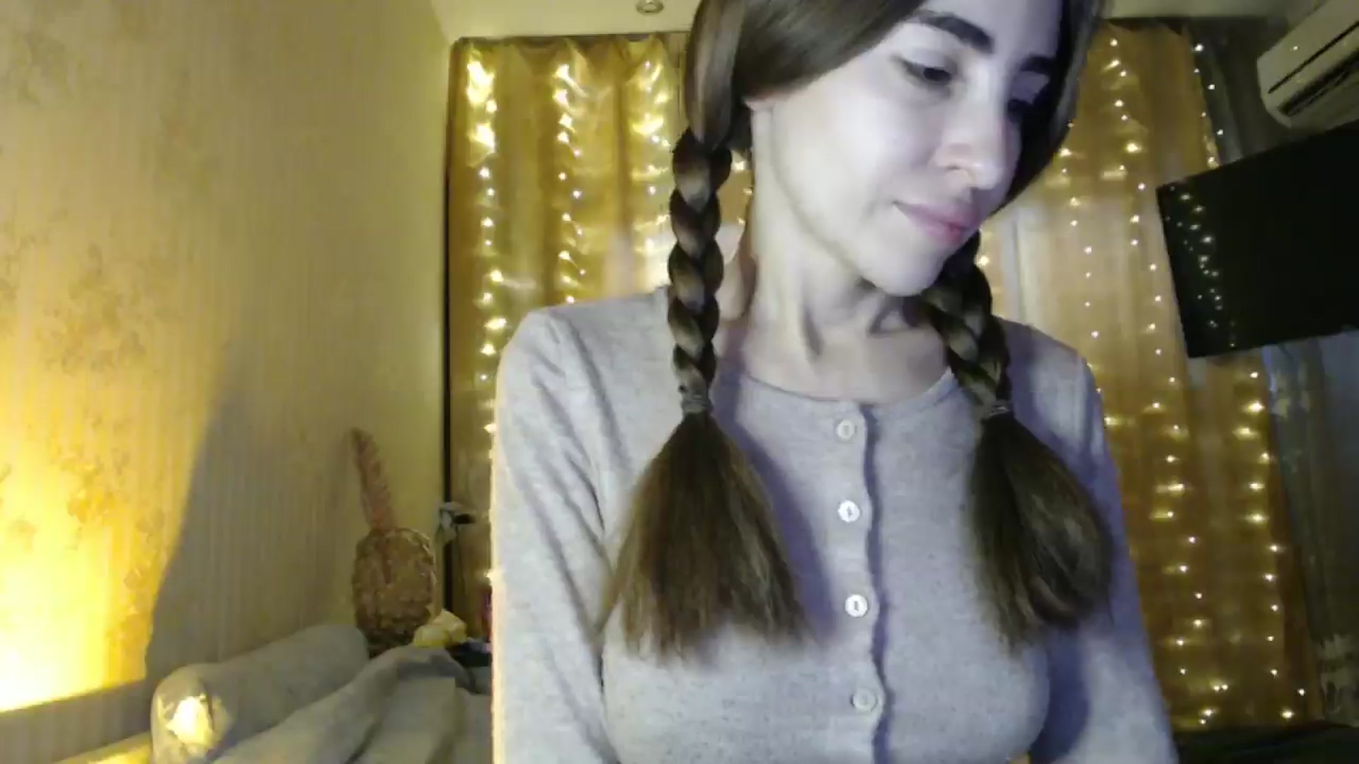 Gallery image thumbnail from Nora_Sweet's myfreecams stream on, 12/18/2024, 09:14 image 16 of 20