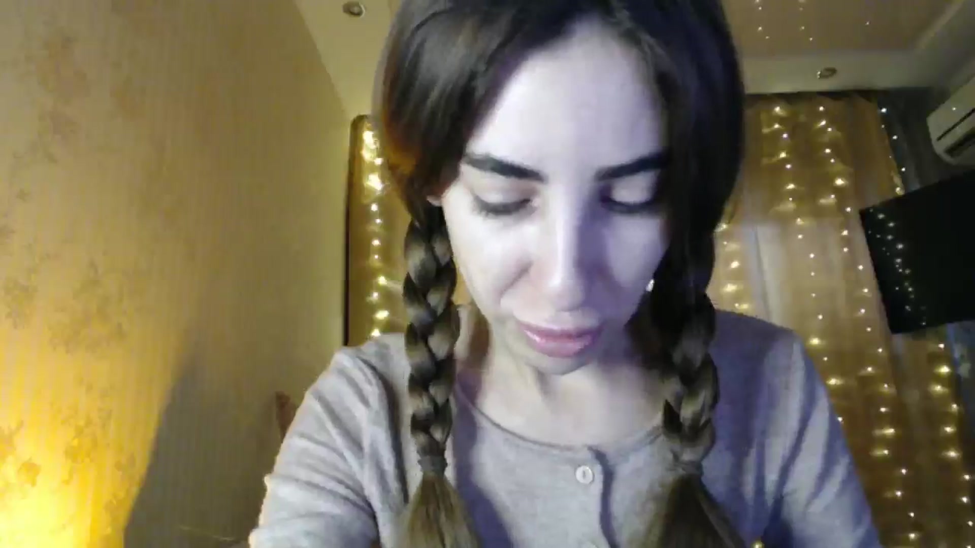 Gallery image thumbnail from Nora_Sweet's myfreecams stream on, 12/18/2024, 09:14 image 6 of 20