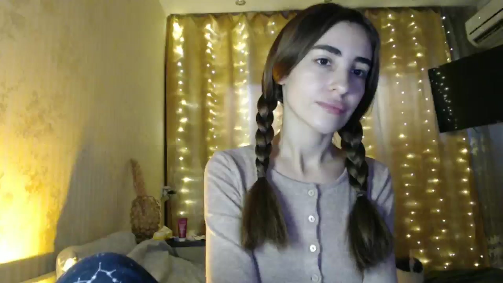Gallery image thumbnail from Nora_Sweet's myfreecams stream on, 12/18/2024, 09:14 image 19 of 20