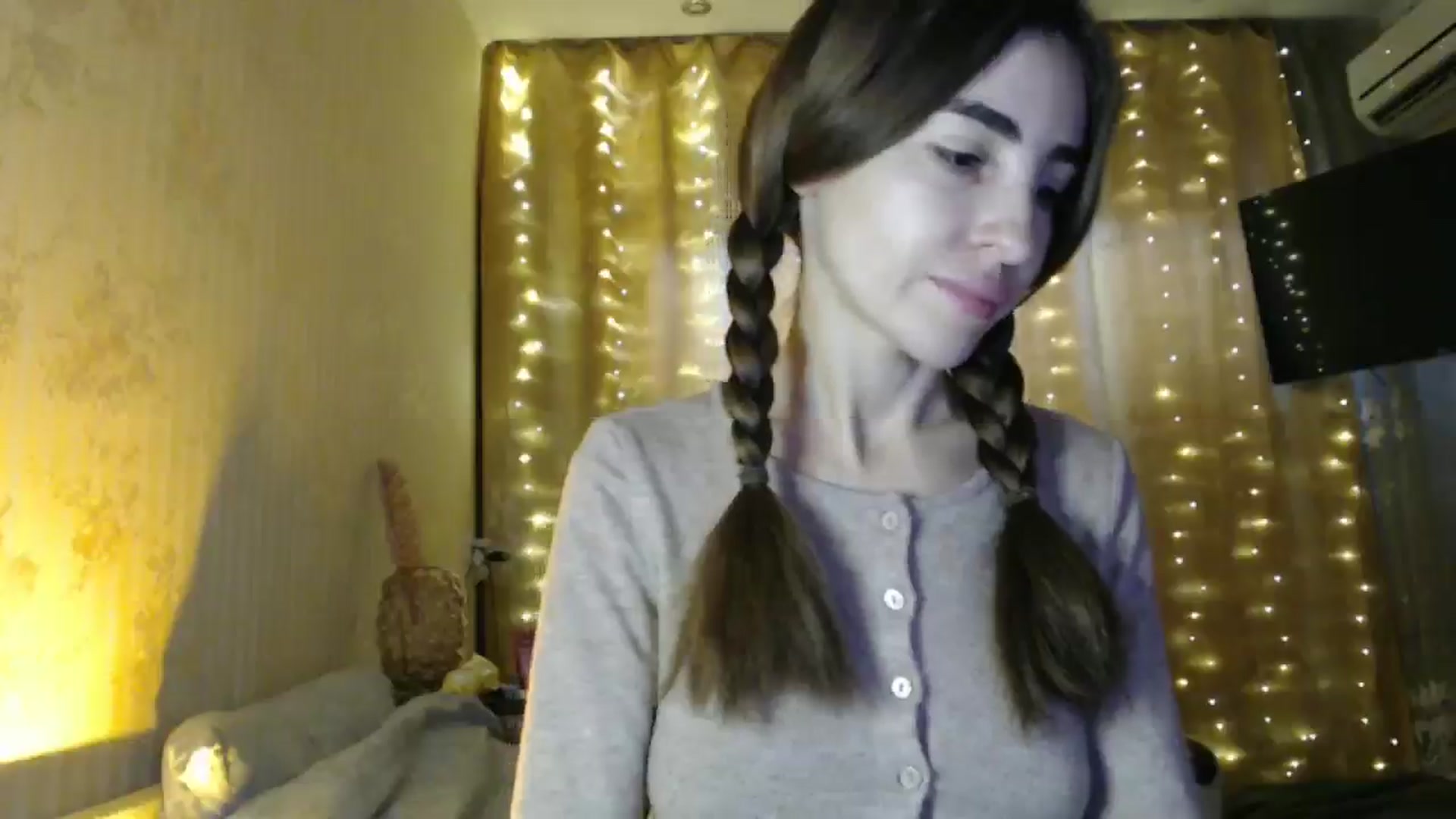 Gallery image thumbnail from Nora_Sweet's myfreecams stream on, 12/18/2024, 09:14 image 18 of 20