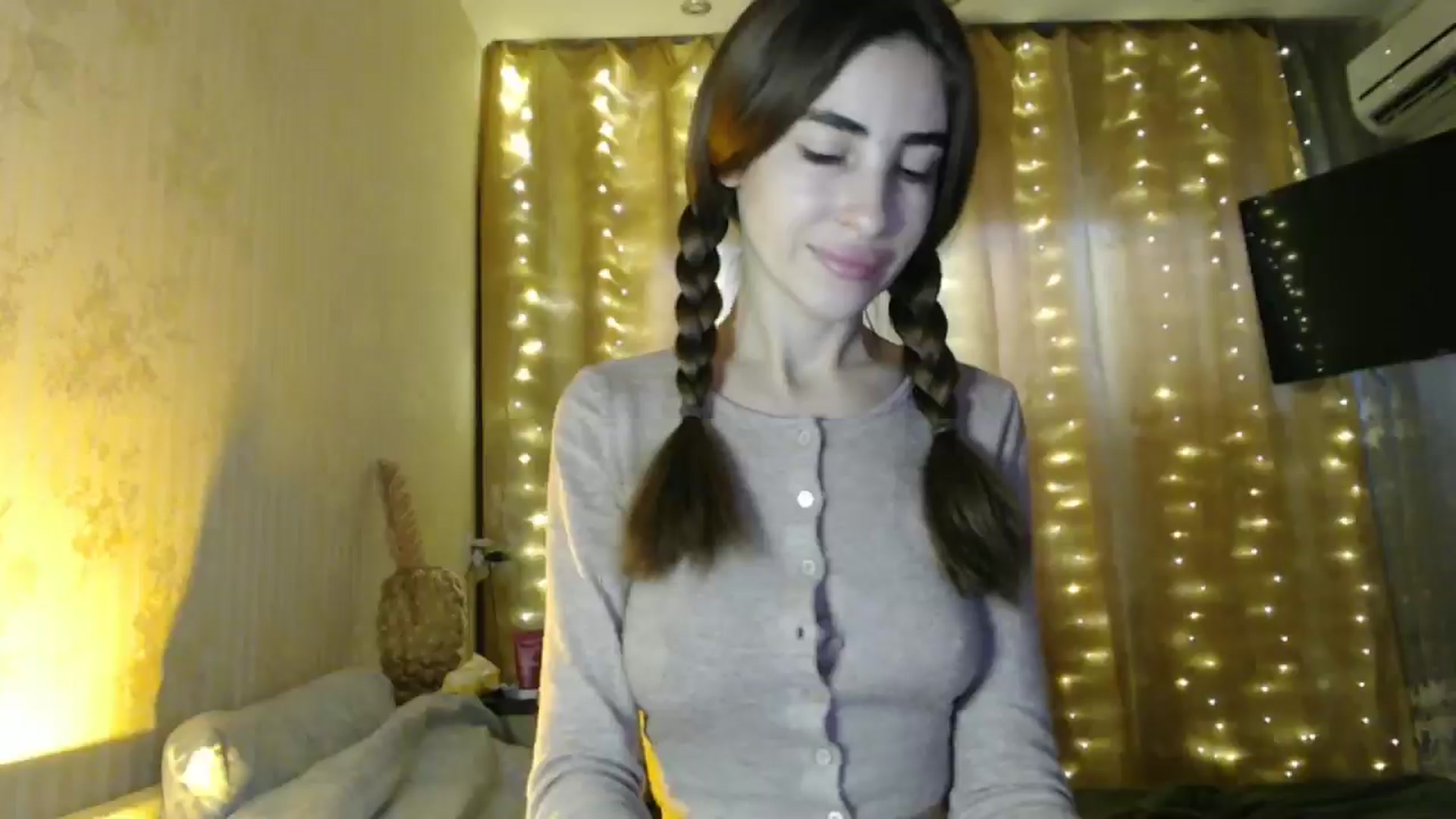 Gallery image thumbnail from Nora_Sweet's myfreecams stream on, 12/18/2024, 09:46 image 3 of 20