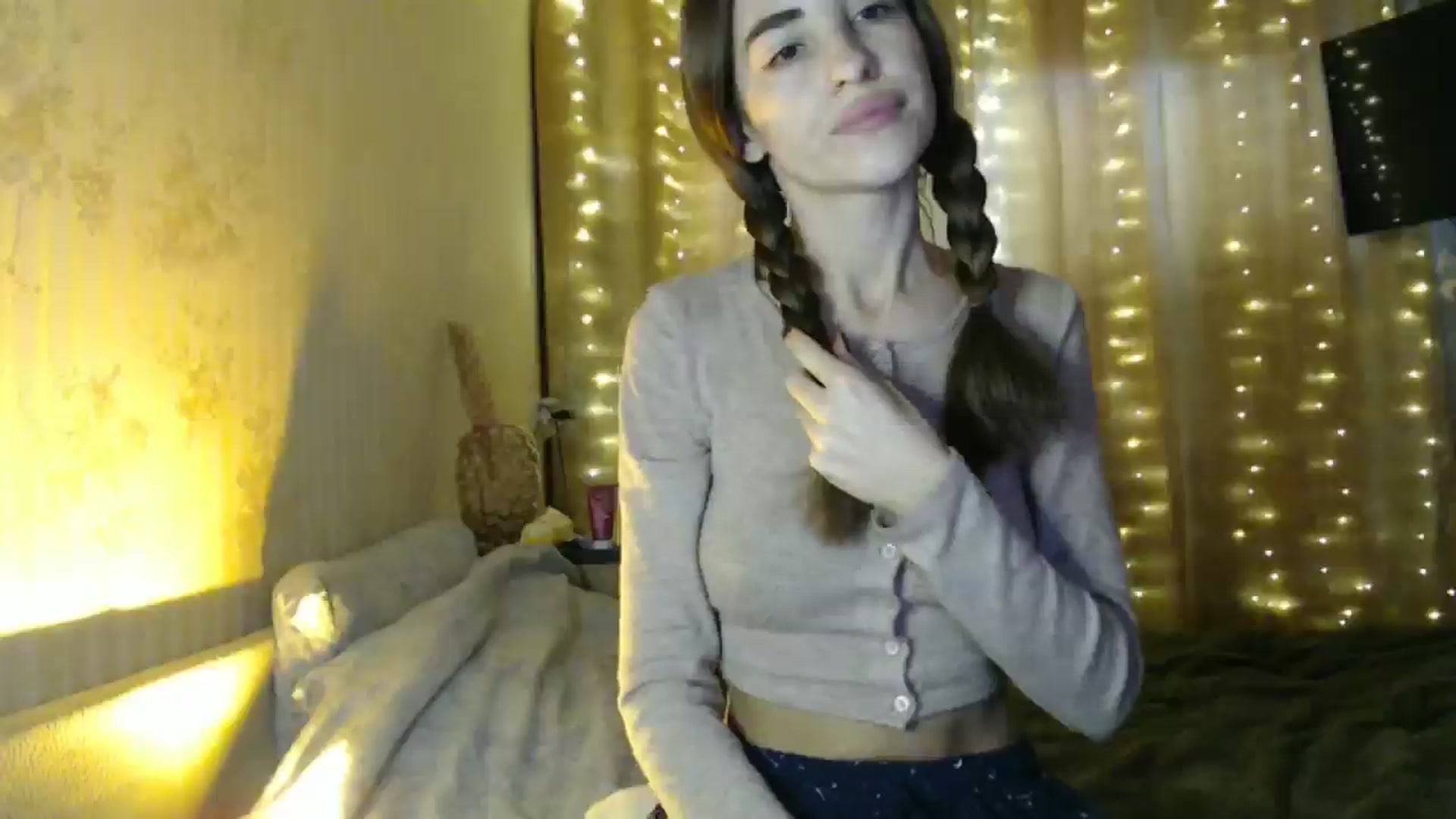 Gallery image thumbnail from Nora_Sweet's myfreecams stream on, 12/18/2024, 09:46 image 17 of 20