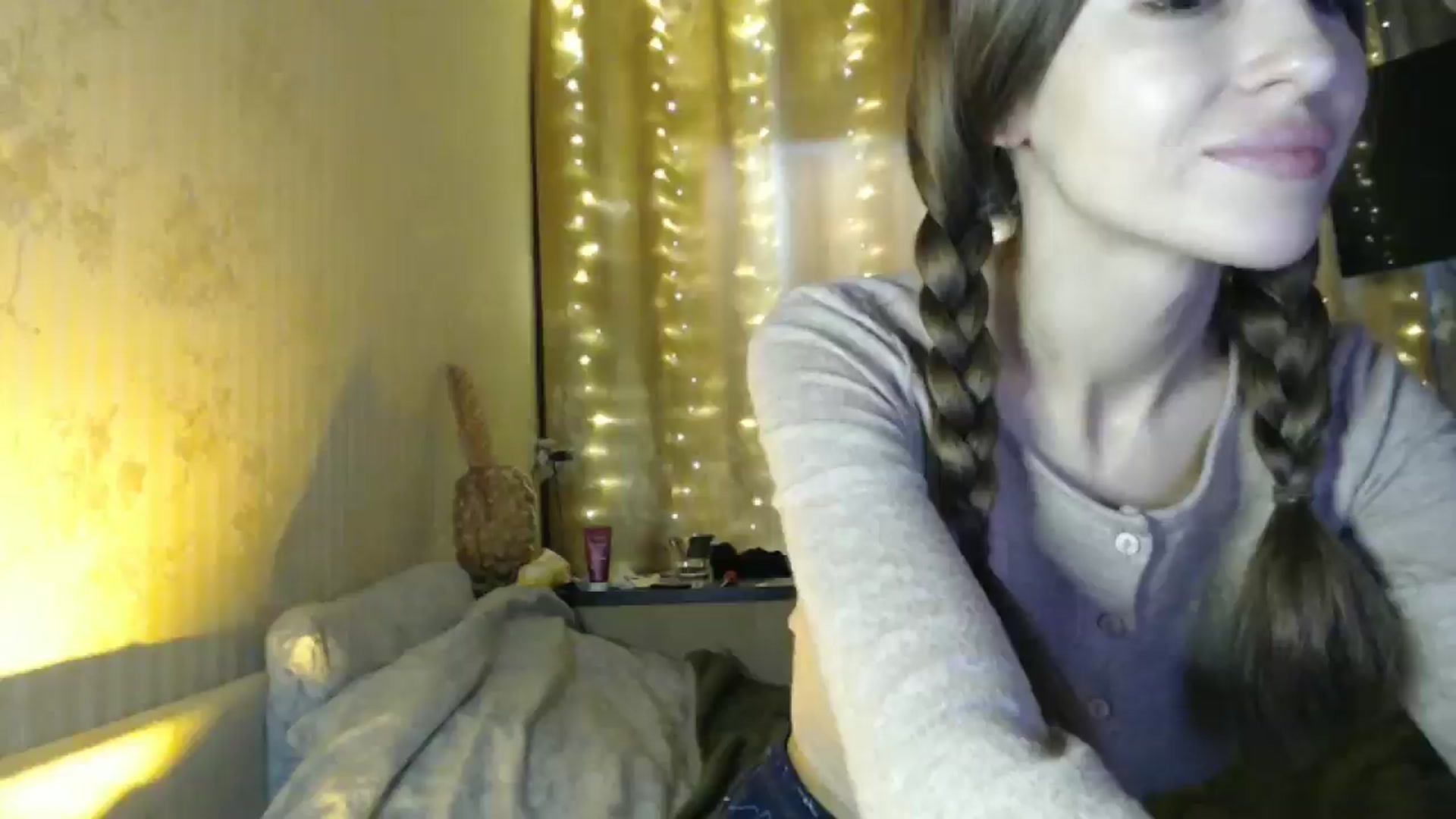 Gallery image thumbnail from Nora_Sweet's myfreecams stream on, 12/18/2024, 11:08 image 9 of 20