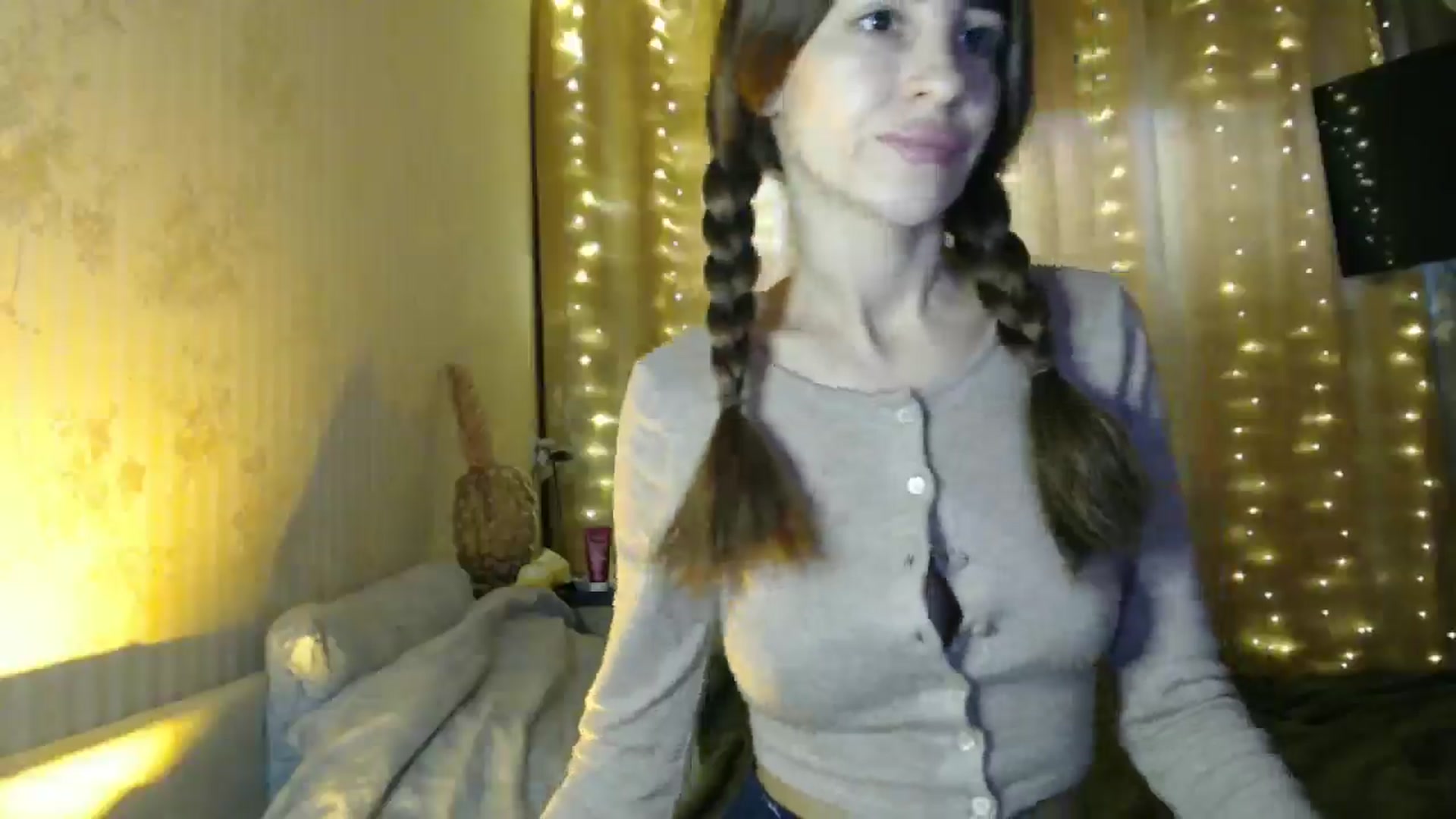Gallery image thumbnail from Nora_Sweet's myfreecams stream on, 12/18/2024, 11:08 image 13 of 20
