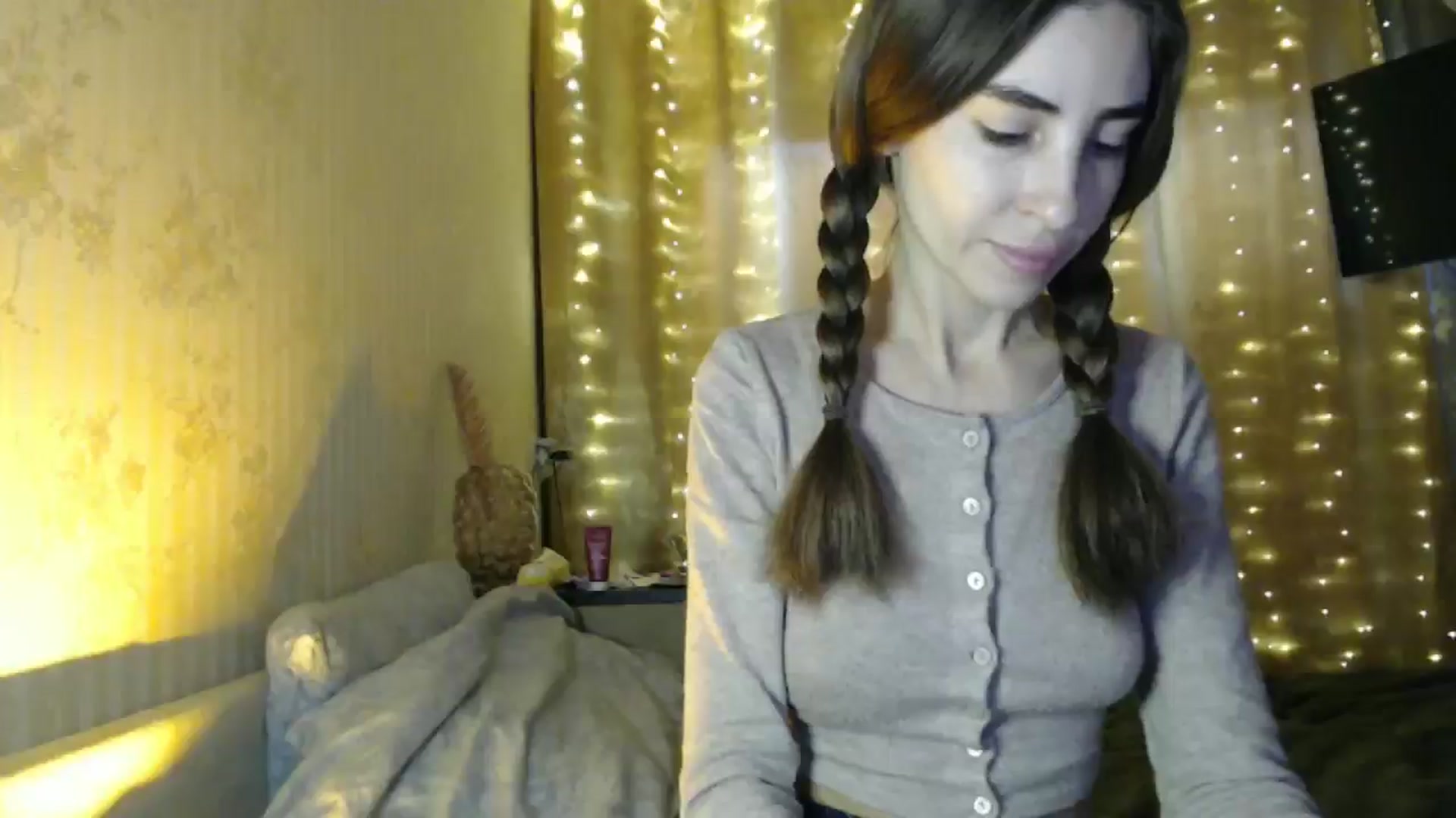 Gallery image thumbnail from Nora_Sweet's myfreecams stream on, 12/18/2024, 11:08 image 6 of 20