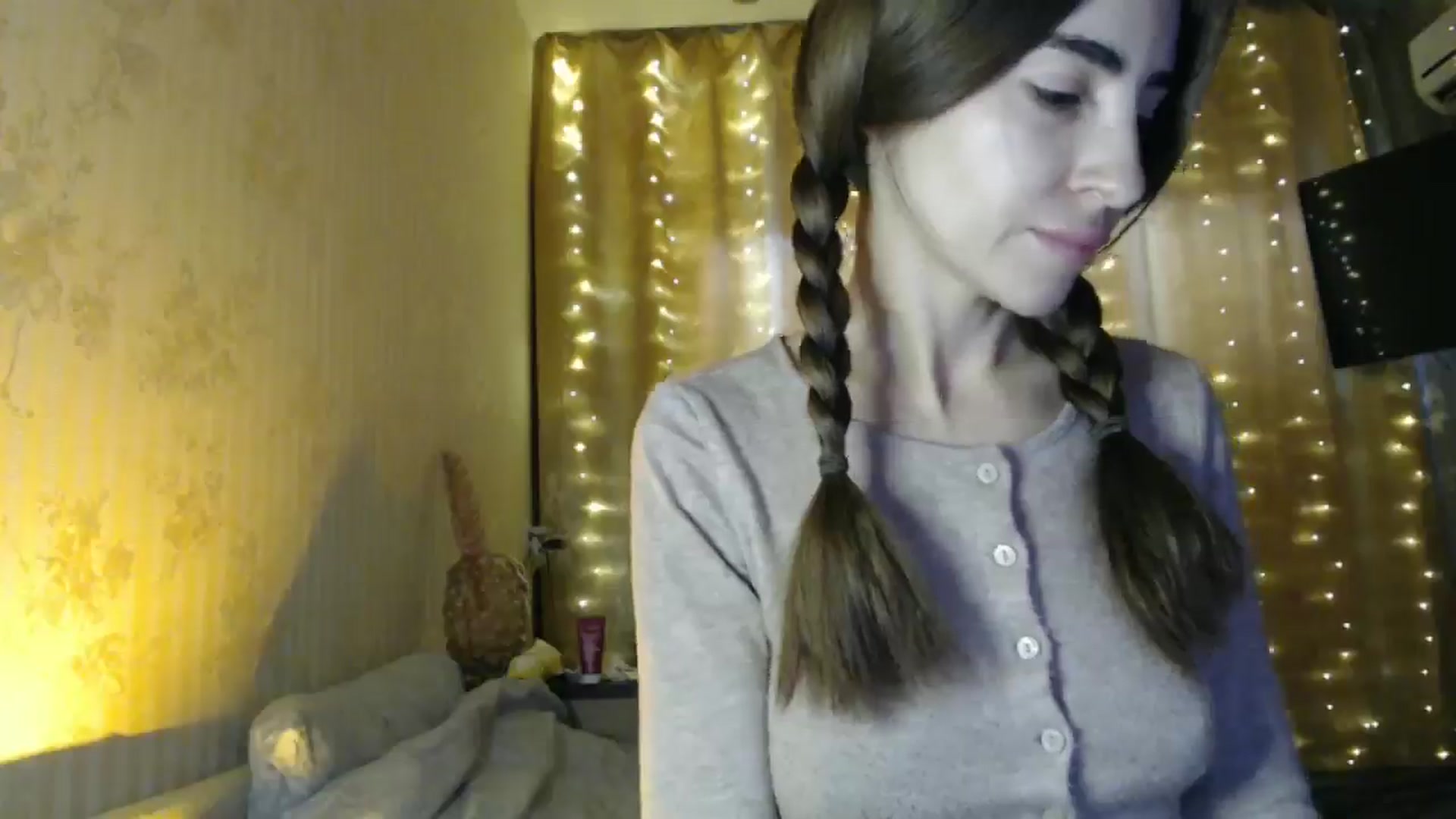 Gallery image thumbnail from Nora_Sweet's myfreecams stream on, 12/18/2024, 11:31 image 14 of 20