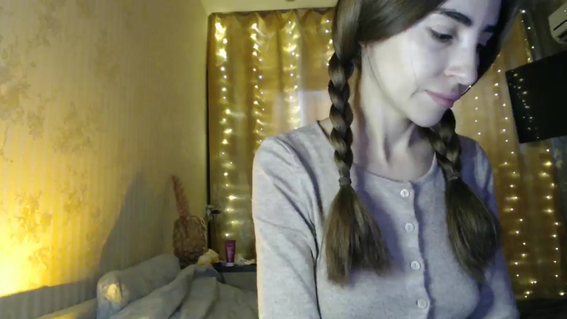 Gallery image thumbnail from Nora_Sweet's myfreecams stream on, 12/18/2024, 11:31 image 9 of 20