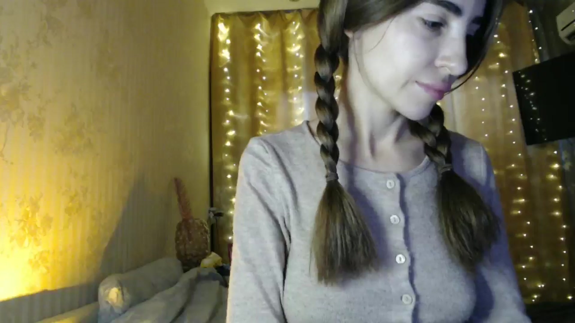Gallery image thumbnail from Nora_Sweet's myfreecams stream on, 12/18/2024, 11:31 image 16 of 20