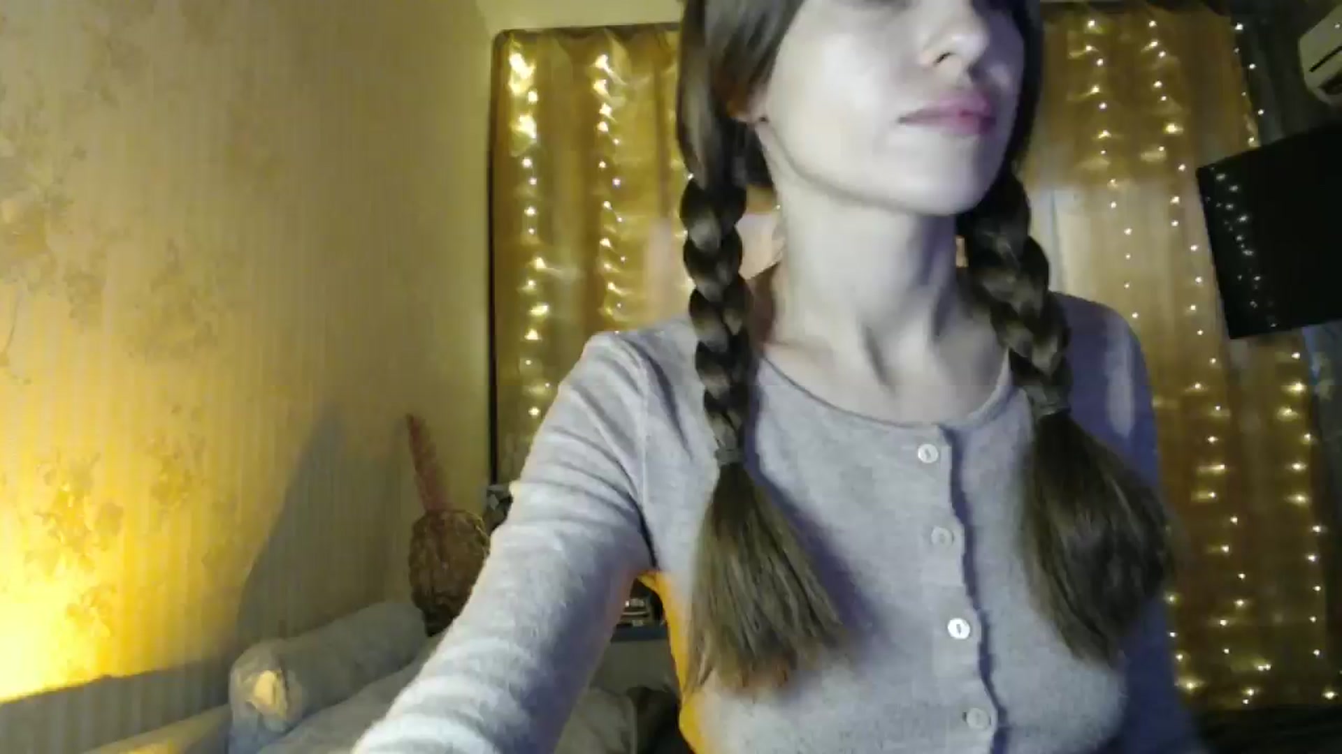 Gallery image thumbnail from Nora_Sweet's myfreecams stream on, 12/18/2024, 11:31 image 12 of 20