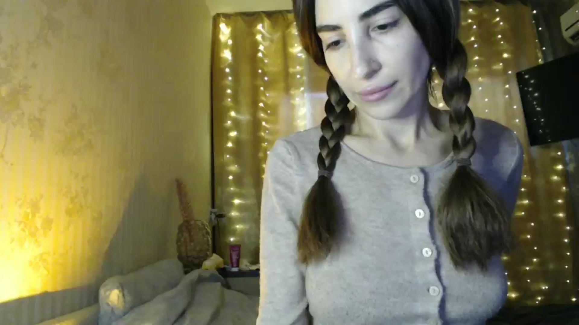 Gallery image thumbnail from Nora_Sweet's myfreecams stream on, 12/18/2024, 11:31 image 13 of 20