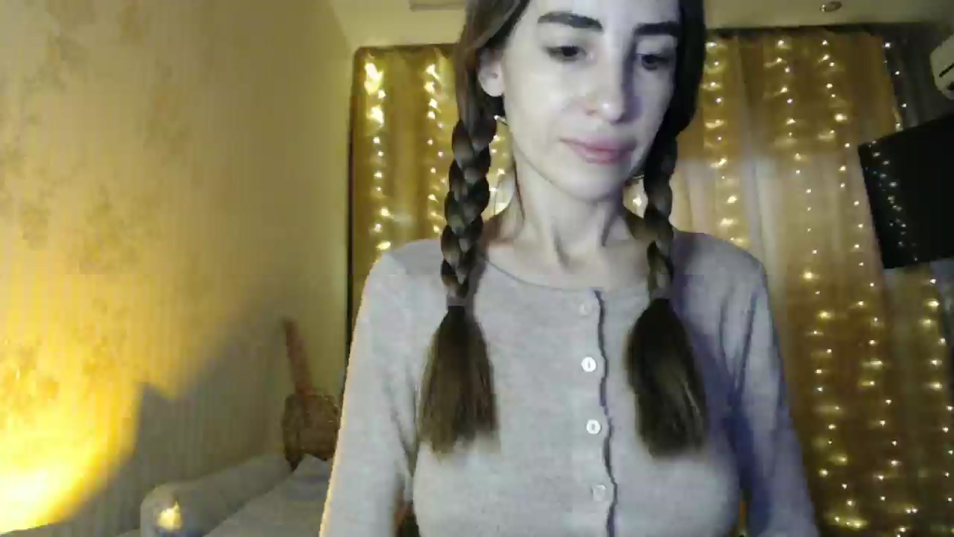 Gallery image thumbnail from Nora_Sweet's myfreecams stream on, 12/19/2024, 09:20 image 18 of 20