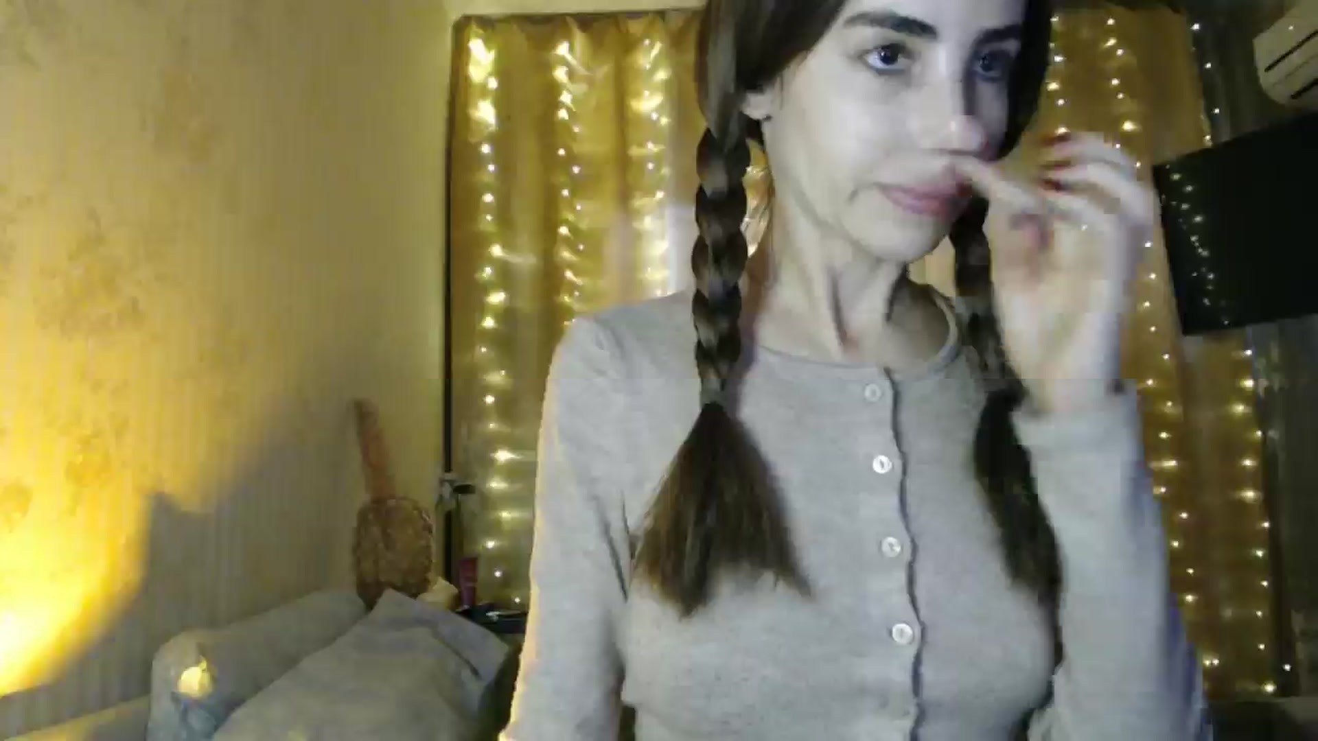 Gallery image thumbnail from Nora_Sweet's myfreecams stream on, 12/19/2024, 10:35 image 15 of 20