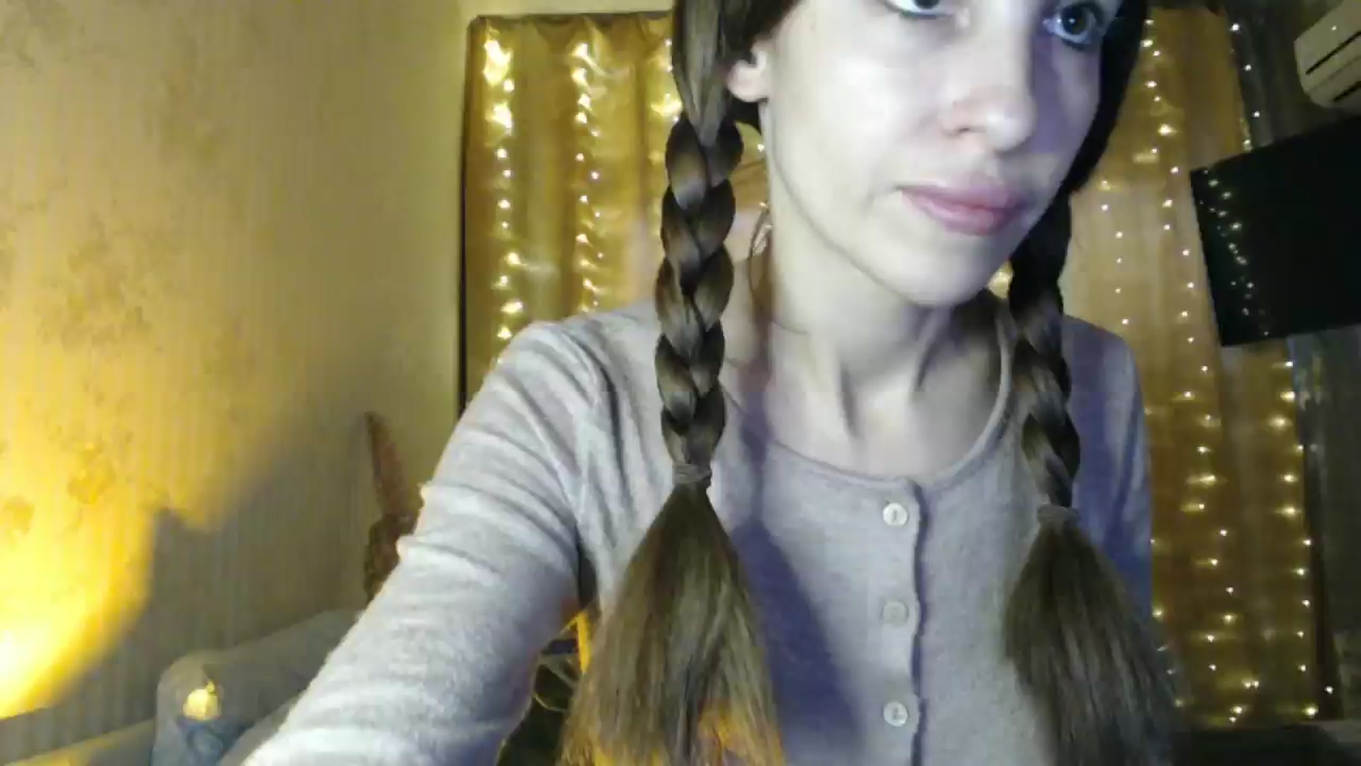 Gallery image thumbnail from Nora_Sweet's myfreecams stream on, 12/19/2024, 10:35 image 8 of 20