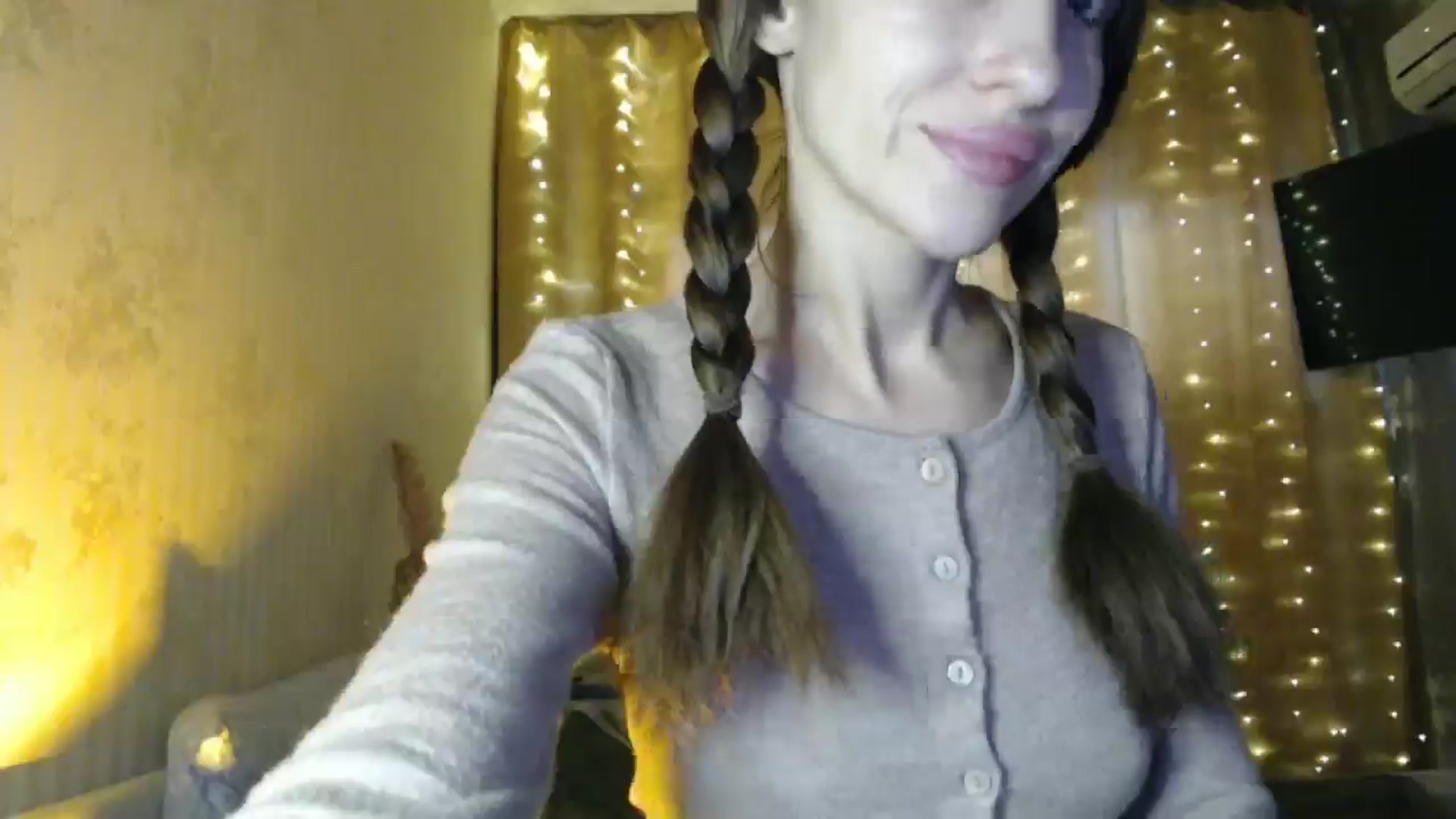 Gallery image thumbnail from Nora_Sweet's myfreecams stream on, 12/19/2024, 10:35 image 9 of 20