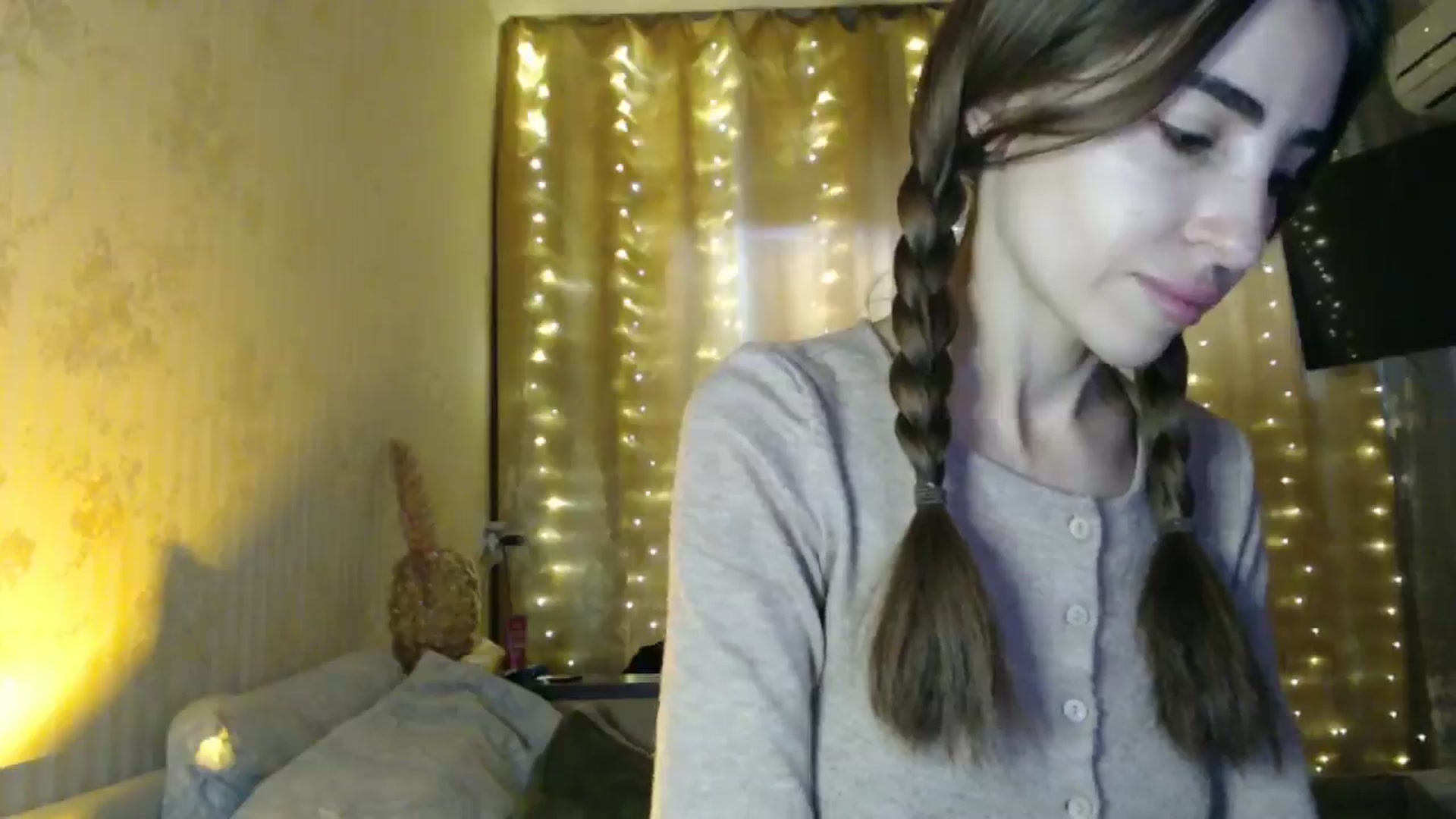 Gallery image thumbnail from Nora_Sweet's myfreecams stream on, 12/19/2024, 10:35 image 7 of 20
