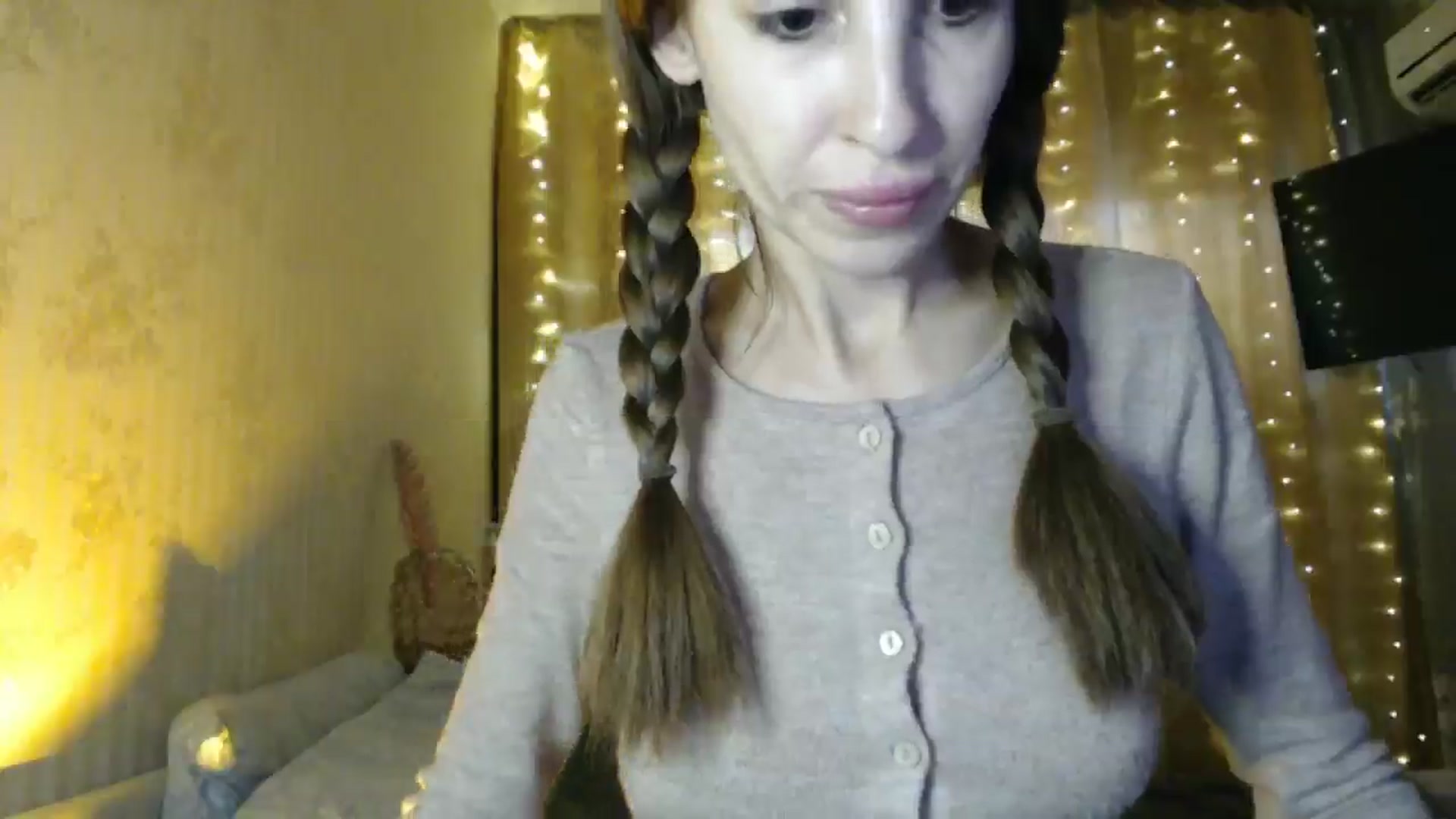 Gallery image thumbnail from Nora_Sweet's myfreecams stream on, 12/19/2024, 10:35 image 5 of 20