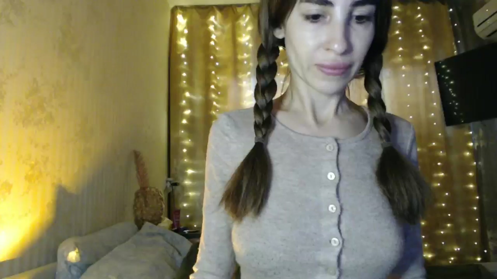 Gallery image thumbnail from Nora_Sweet's myfreecams stream on, 12/19/2024, 10:35 image 13 of 20