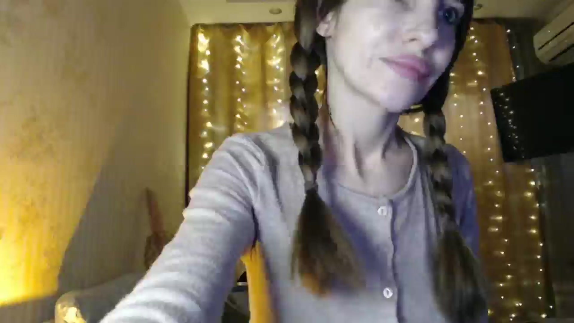 Gallery image thumbnail from Nora_Sweet's myfreecams stream on, 12/19/2024, 13:05 image 11 of 20
