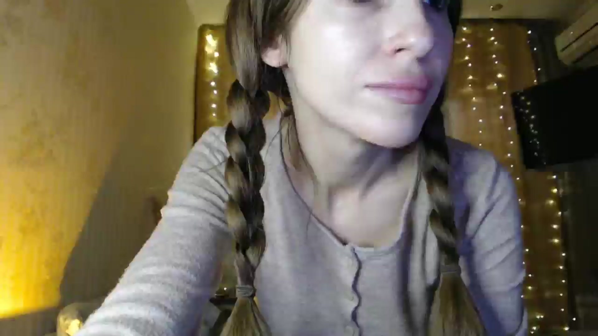 Gallery image thumbnail from Nora_Sweet's myfreecams stream on, 12/19/2024, 13:05 image 16 of 20