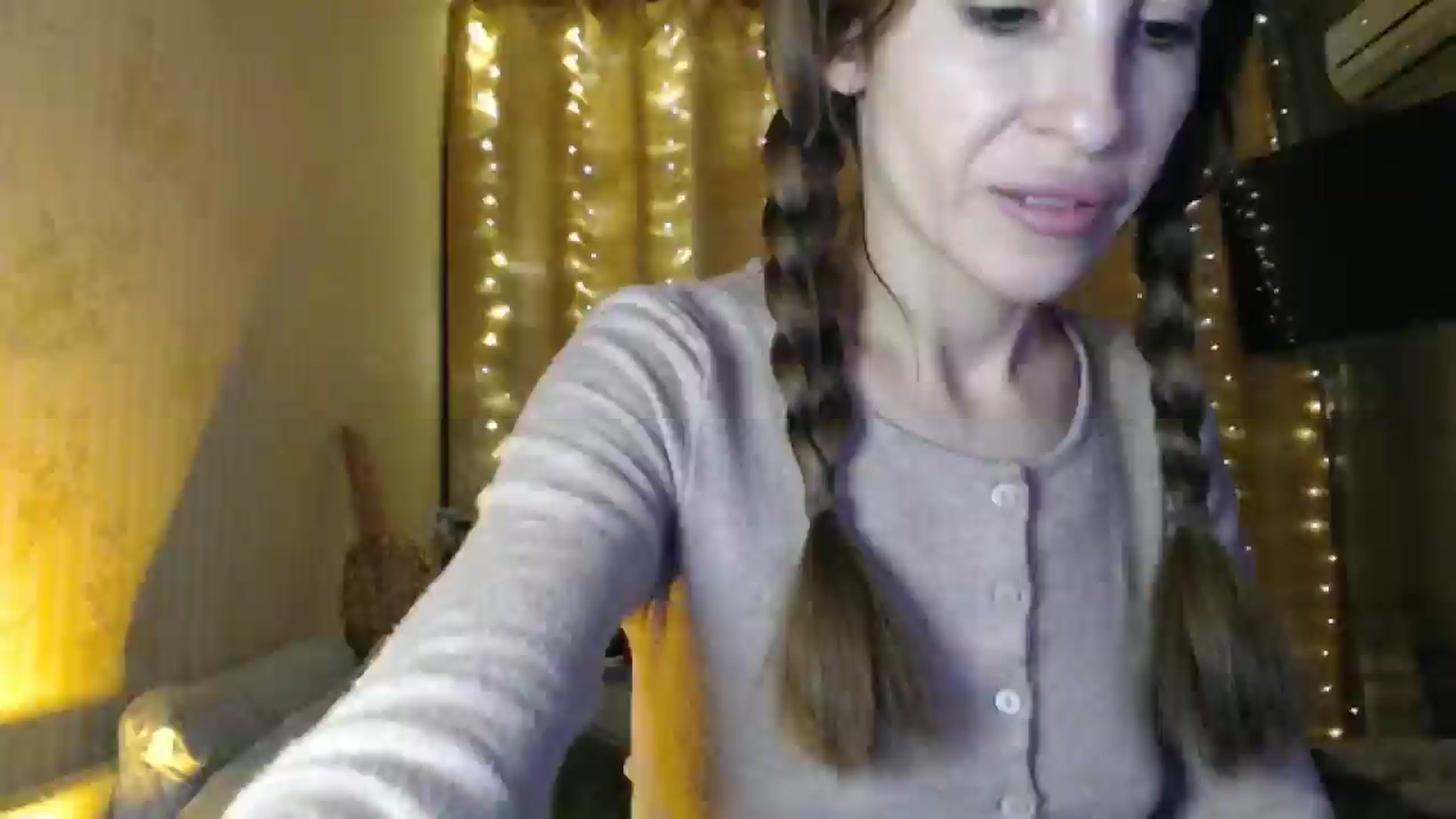 Gallery image thumbnail from Nora_Sweet's myfreecams stream on, 12/19/2024, 14:31 image 7 of 20