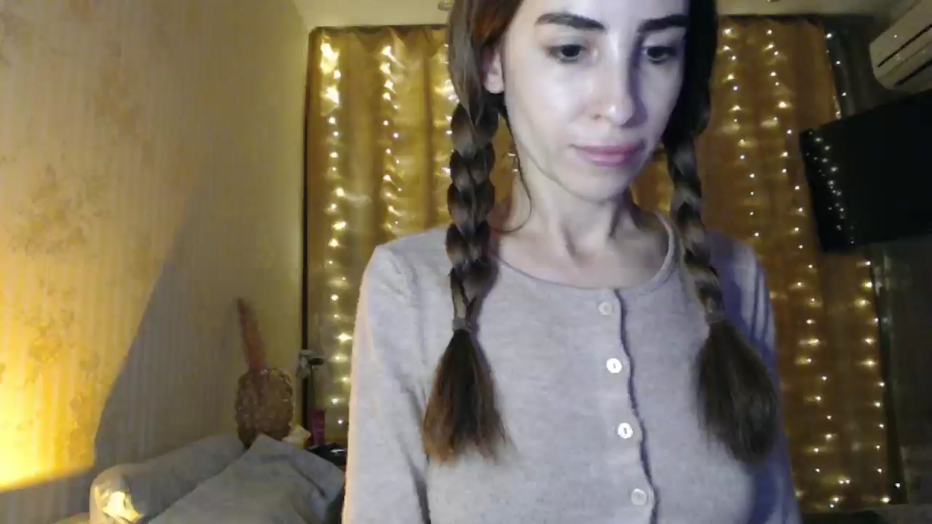 Gallery image thumbnail from Nora_Sweet's myfreecams stream on, 12/19/2024, 14:31 image 17 of 20