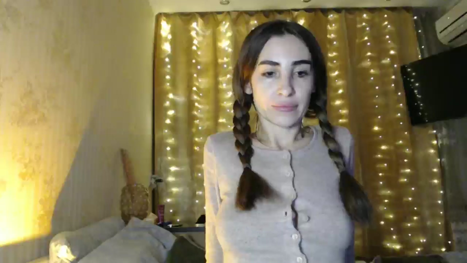 Gallery image thumbnail from Nora_Sweet's myfreecams stream on, 12/19/2024, 14:31 image 9 of 20