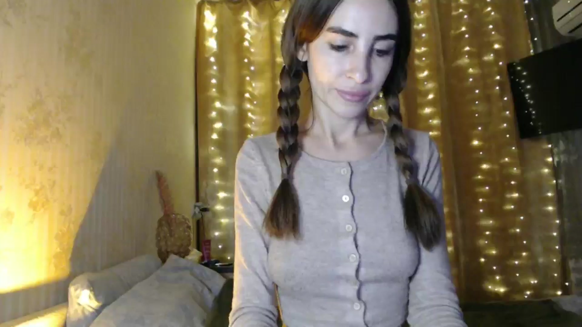 Gallery image thumbnail from Nora_Sweet's myfreecams stream on, 12/19/2024, 15:14 image 11 of 20