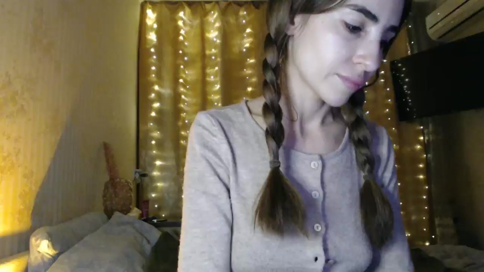 Gallery image thumbnail from Nora_Sweet's myfreecams stream on, 12/19/2024, 15:14 image 17 of 20