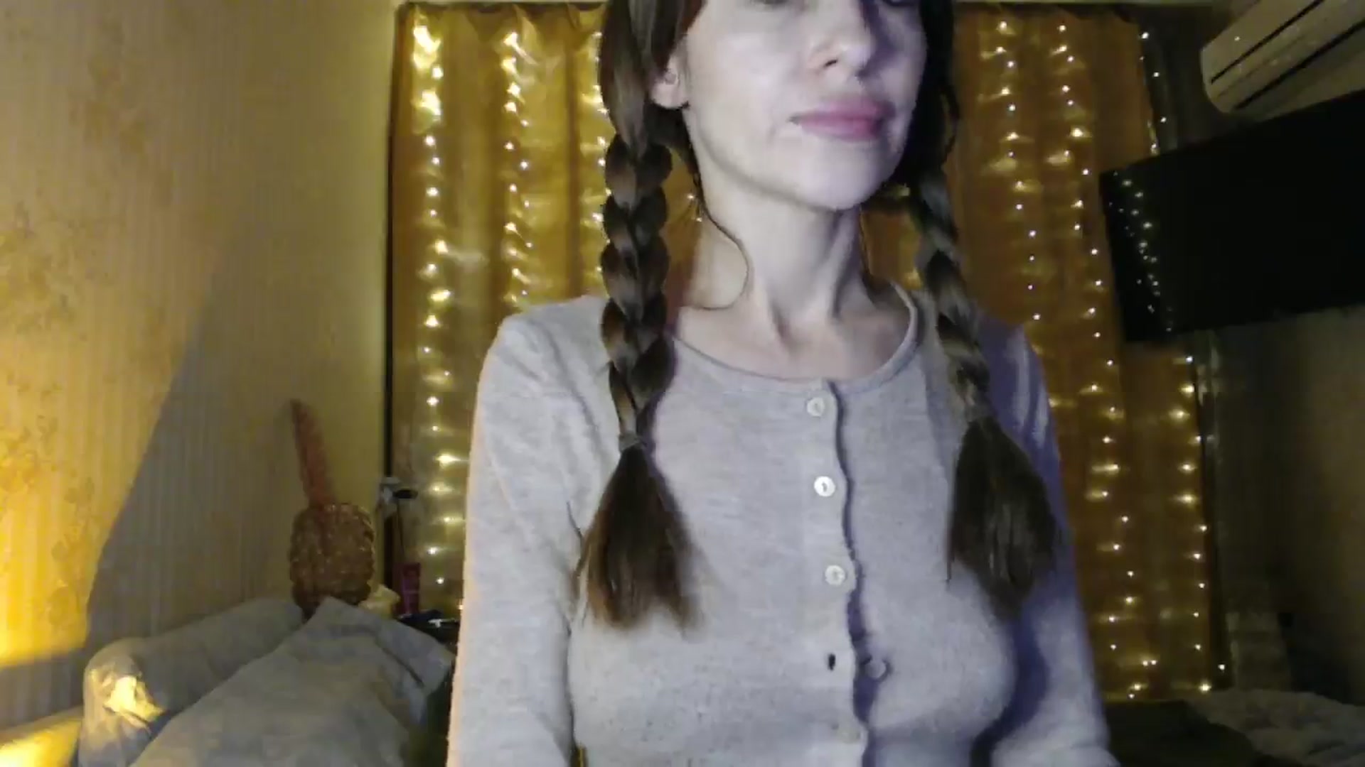 Gallery image thumbnail from Nora_Sweet's myfreecams stream on, 12/19/2024, 15:14 image 16 of 20