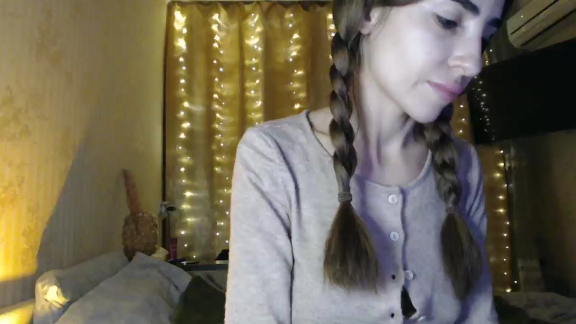Gallery image thumbnail from Nora_Sweet's myfreecams stream on, 12/19/2024, 15:14 image 18 of 20