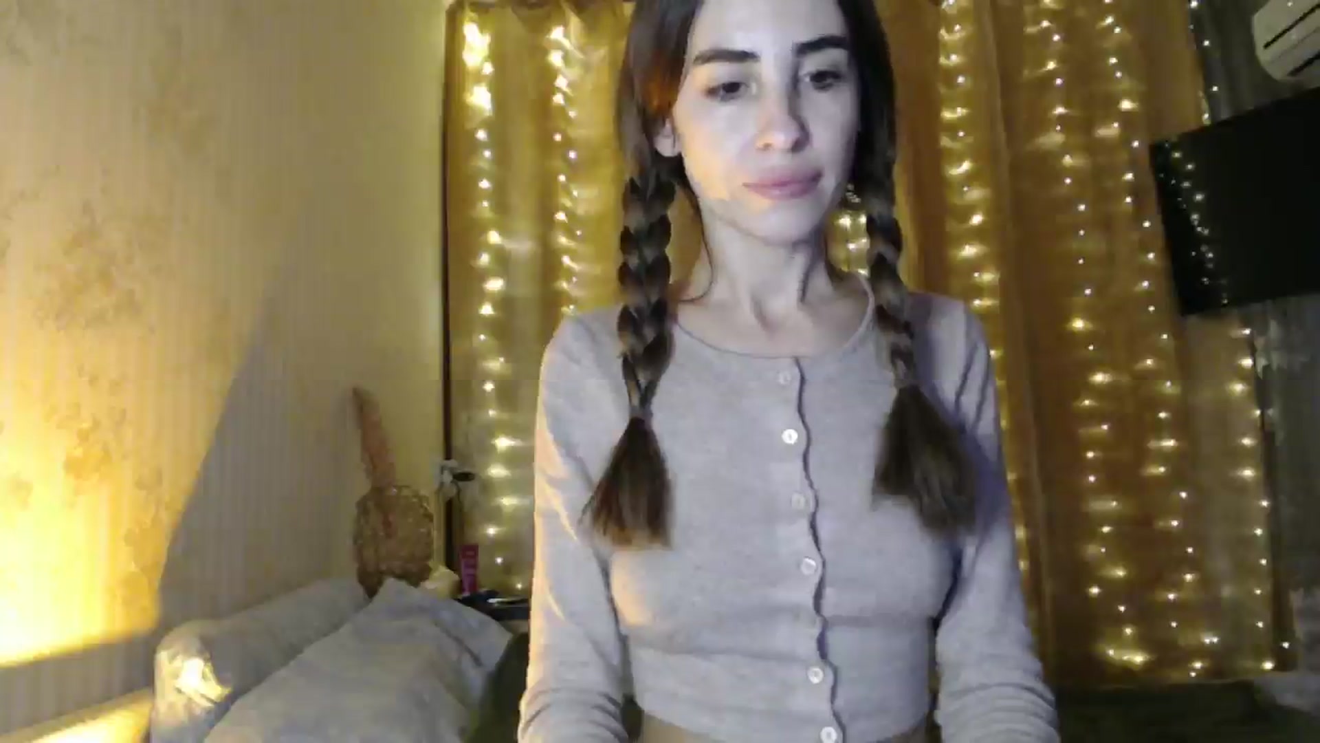 Gallery image thumbnail from Nora_Sweet's myfreecams stream on, 12/19/2024, 15:14 image 12 of 20
