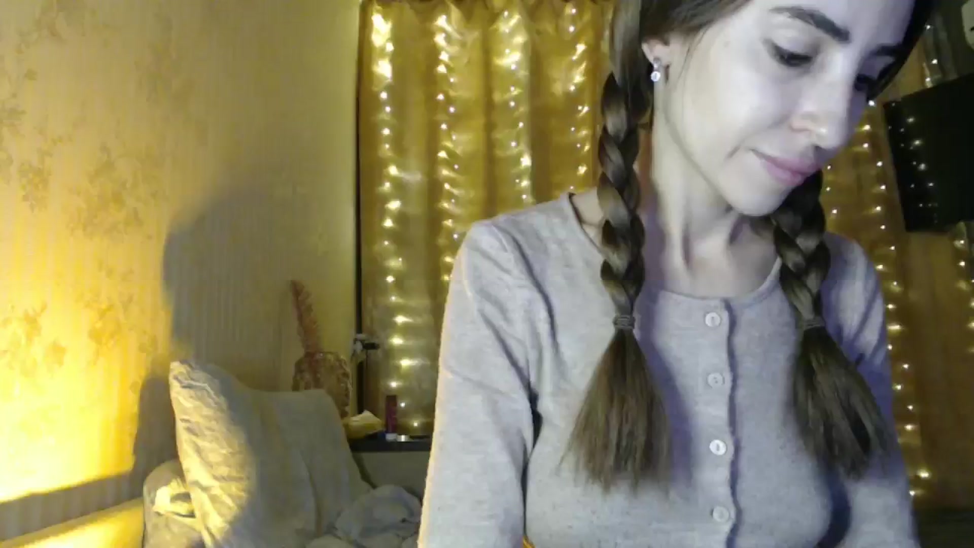 Gallery image thumbnail from Nora_Sweet's myfreecams stream on, 12/20/2024, 14:42 image 14 of 20