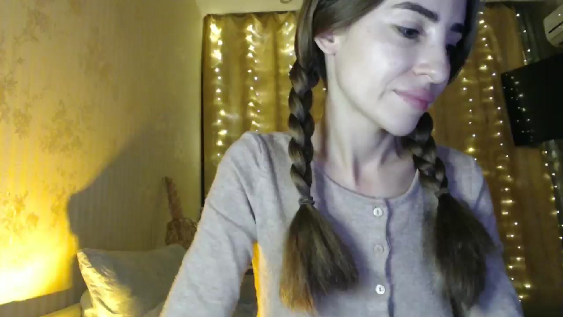 Gallery image thumbnail from Nora_Sweet's myfreecams stream on, 12/21/2024, 15:18 image 17 of 20