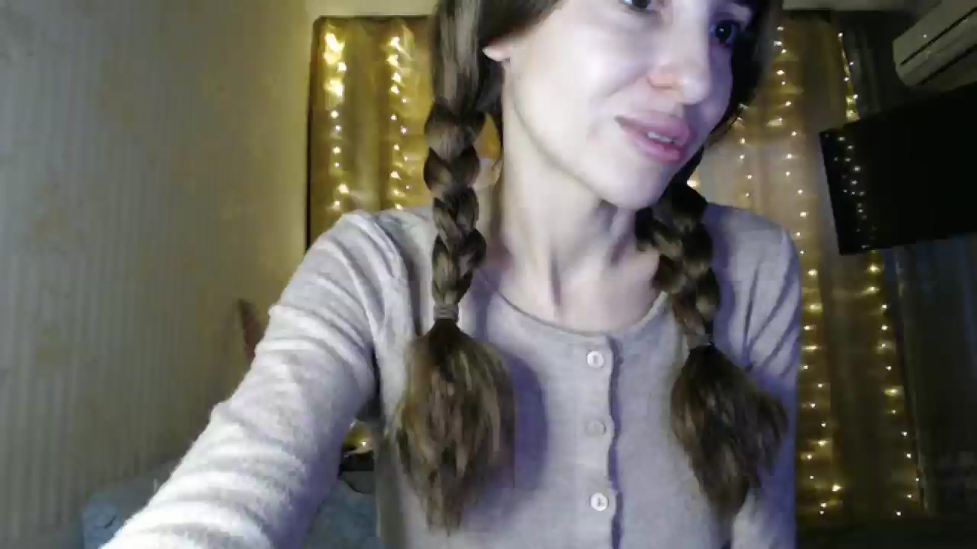 Gallery image thumbnail from Nora_Sweet's myfreecams stream on, 12/24/2024, 08:52 image 8 of 20