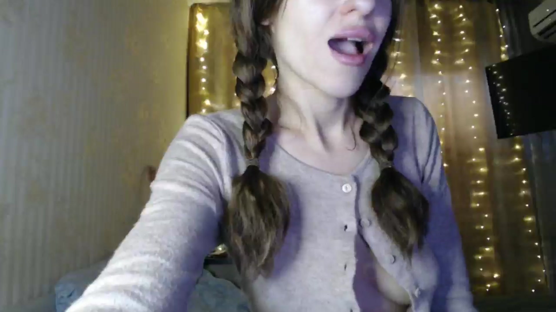 Gallery image thumbnail from Nora_Sweet's myfreecams stream on, 12/24/2024, 10:44 image 18 of 20
