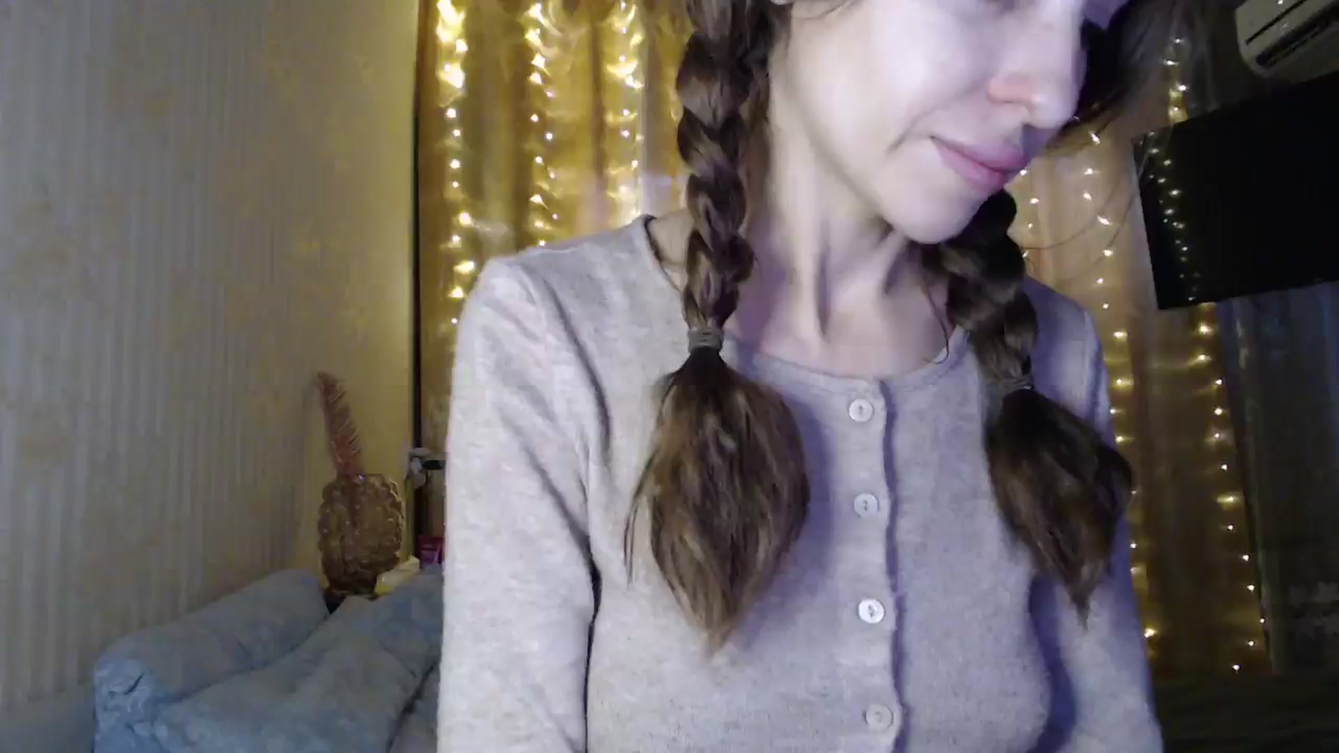 Gallery image thumbnail from Nora_Sweet's myfreecams stream on, 12/24/2024, 10:44 image 6 of 20