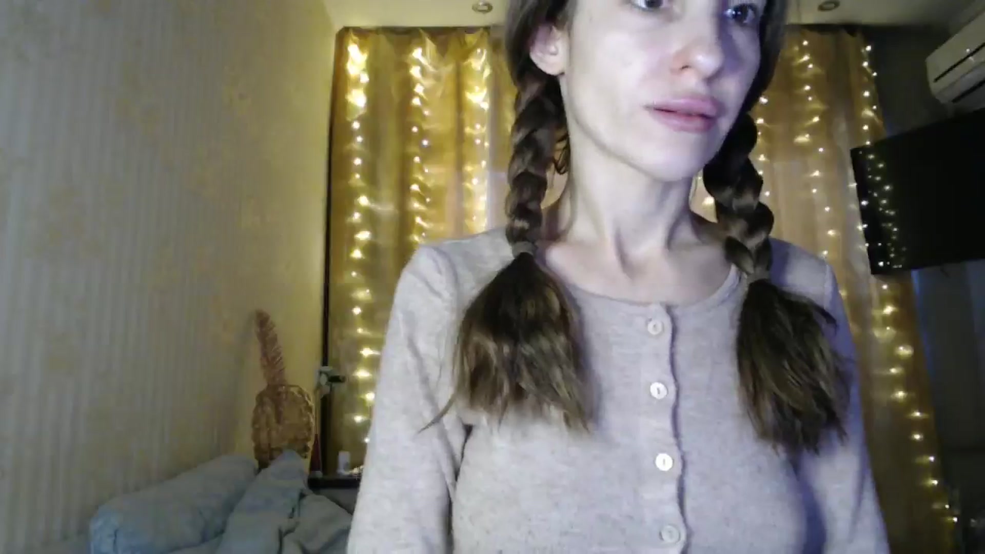 Gallery image thumbnail from Nora_Sweet's myfreecams stream on, 12/25/2024, 08:43 image 12 of 20