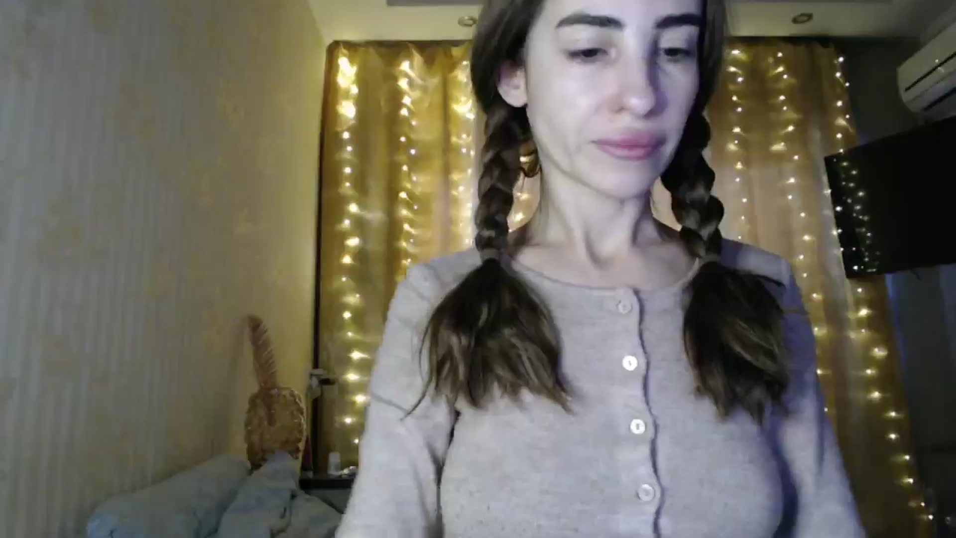 Gallery image thumbnail from Nora_Sweet's myfreecams stream on, 12/25/2024, 08:43 image 10 of 20