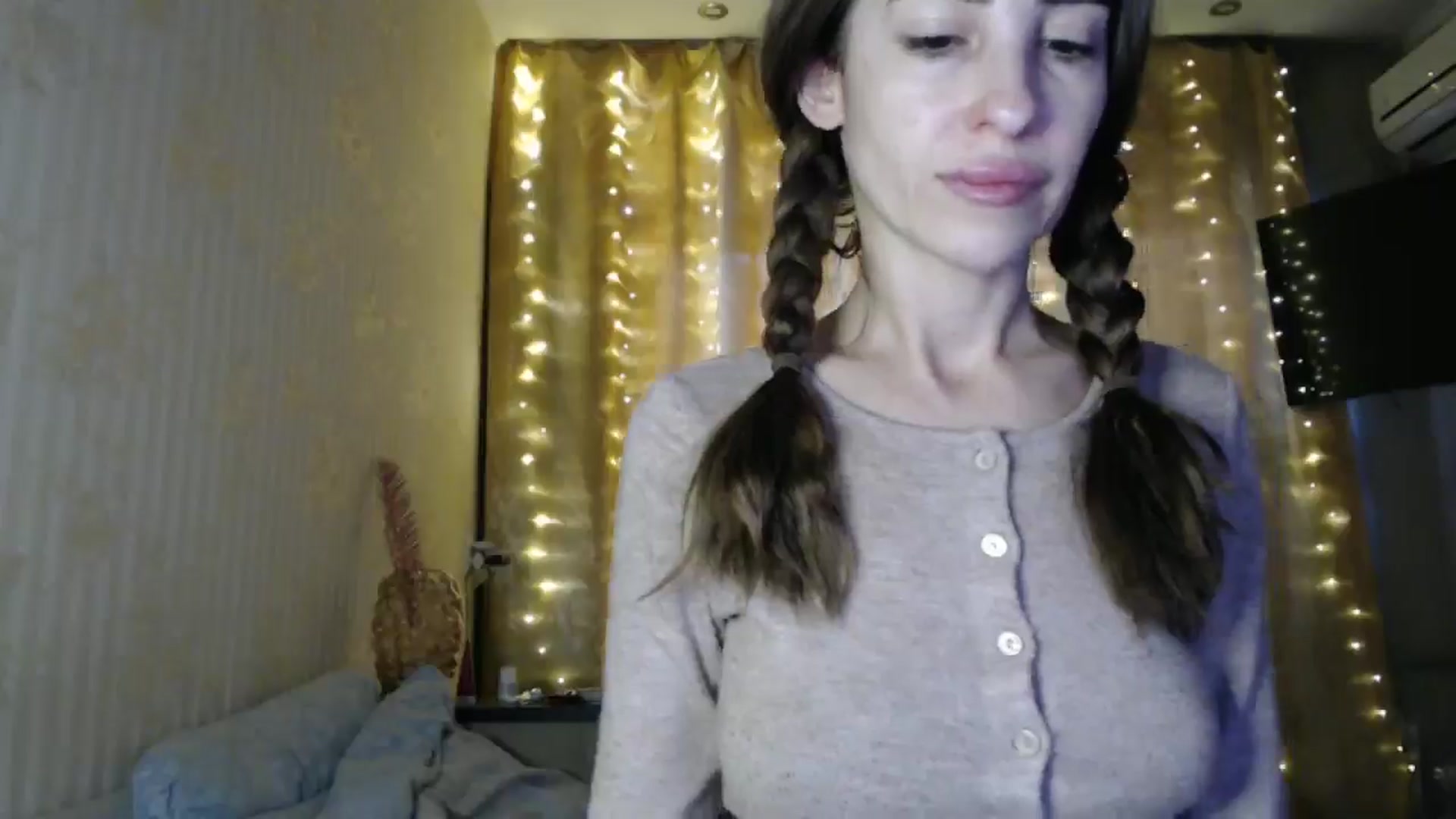 Gallery image thumbnail from Nora_Sweet's myfreecams stream on, 12/25/2024, 08:43 image 18 of 20