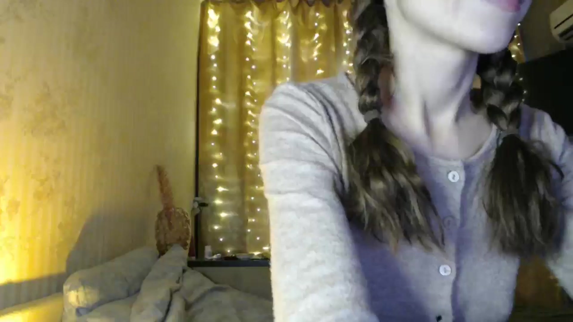 Gallery image thumbnail from Nora_Sweet's myfreecams stream on, 12/25/2024, 09:21 image 17 of 20
