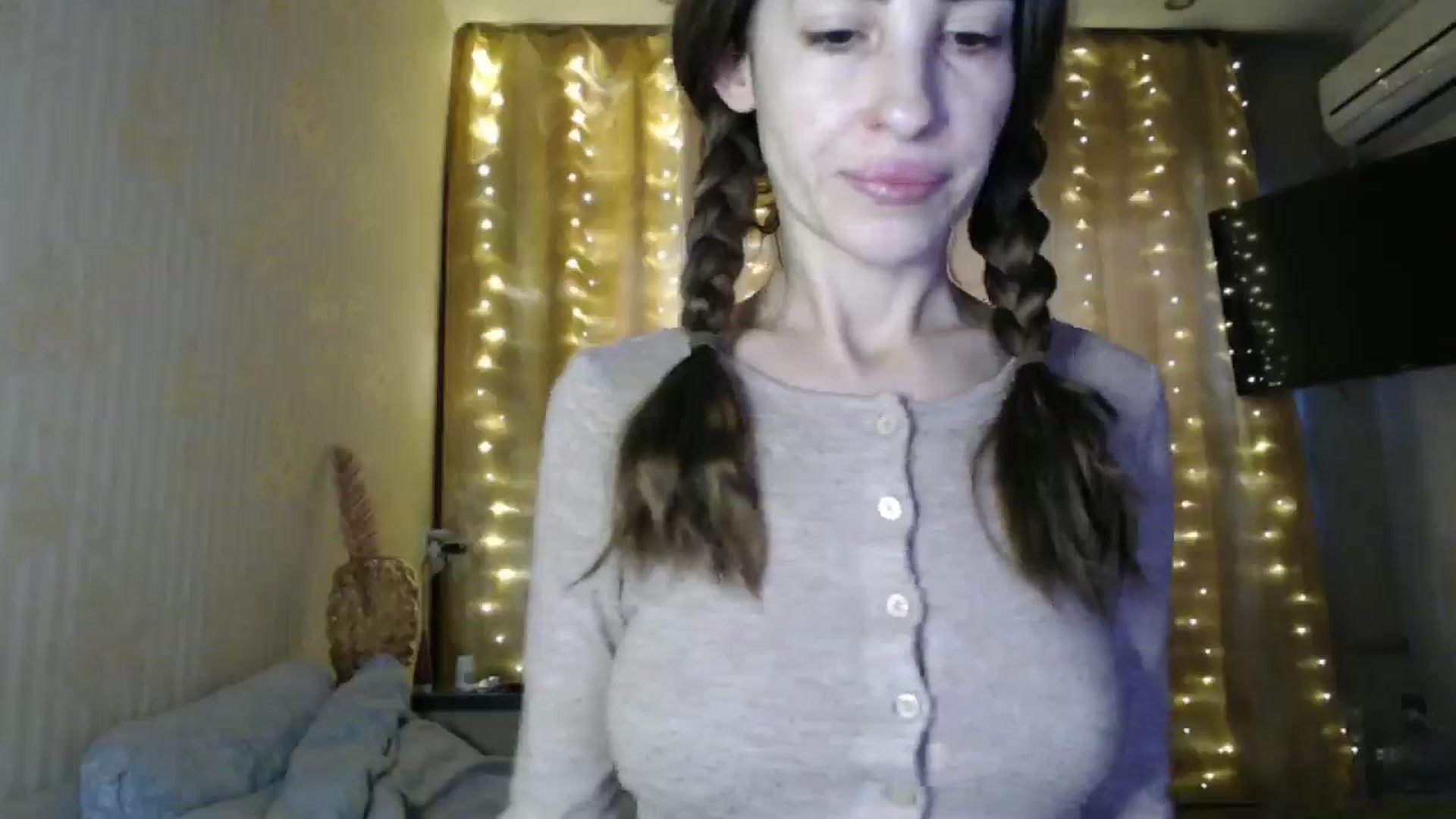 Gallery image thumbnail from Nora_Sweet's myfreecams stream on, 12/25/2024, 09:21 image 4 of 20