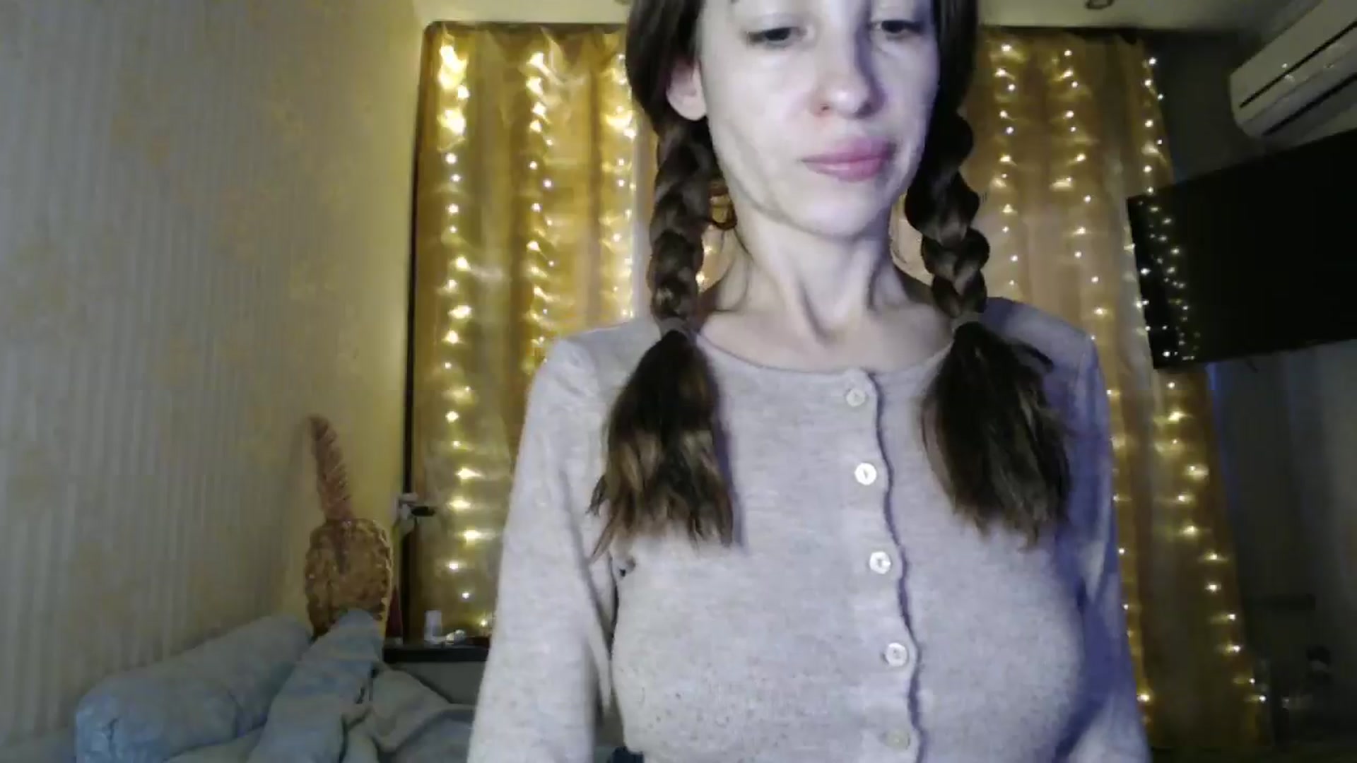 Gallery image thumbnail from Nora_Sweet's myfreecams stream on, 12/25/2024, 09:21 image 5 of 20