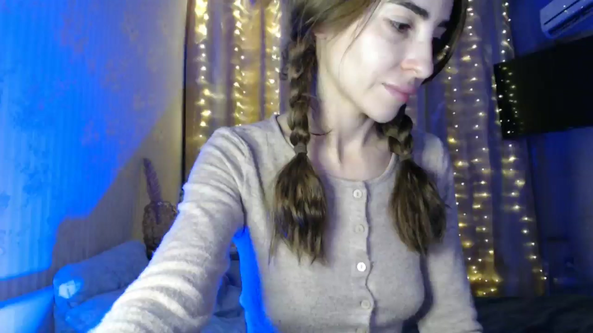 Gallery image thumbnail from Nora_Sweet's myfreecams stream on, 12/25/2024, 14:51 image 2 of 20