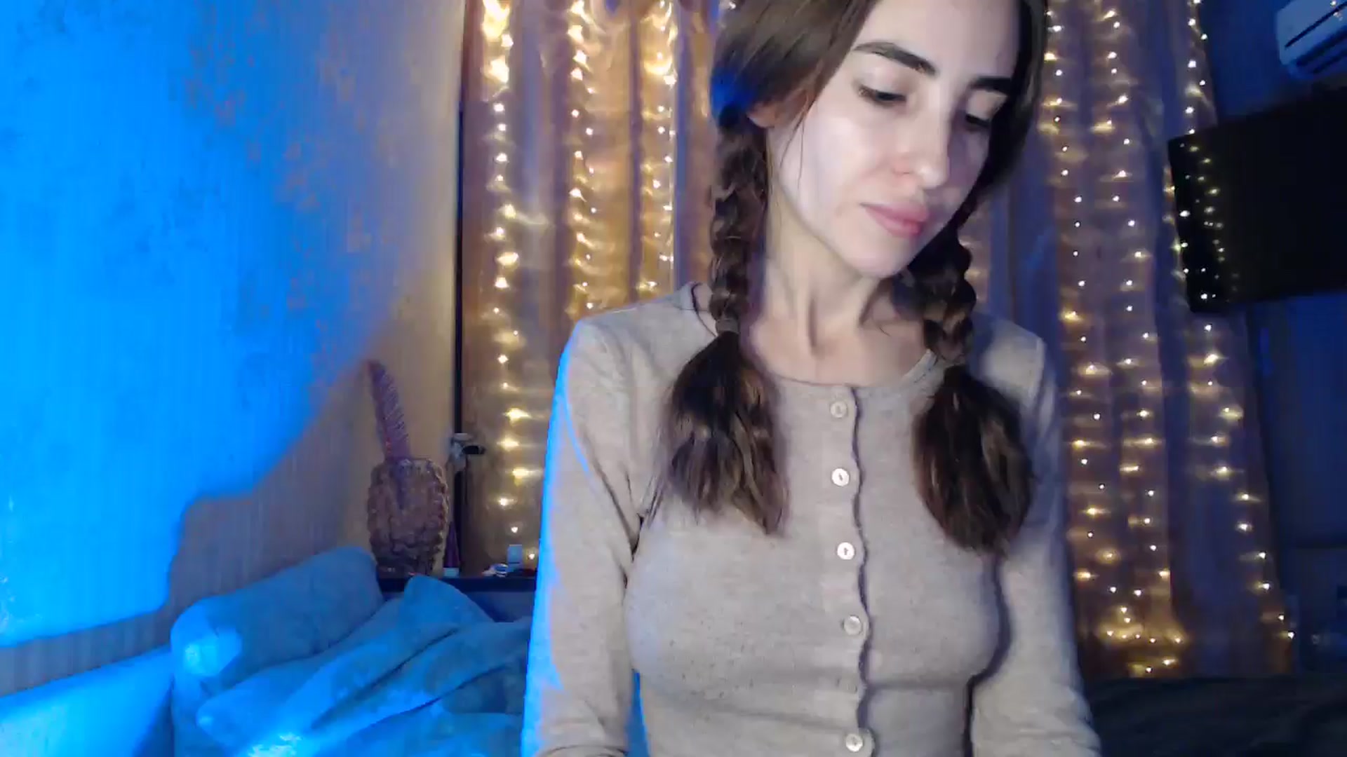 Gallery image thumbnail from Nora_Sweet's myfreecams stream on, 12/25/2024, 15:09 image 1 of 20