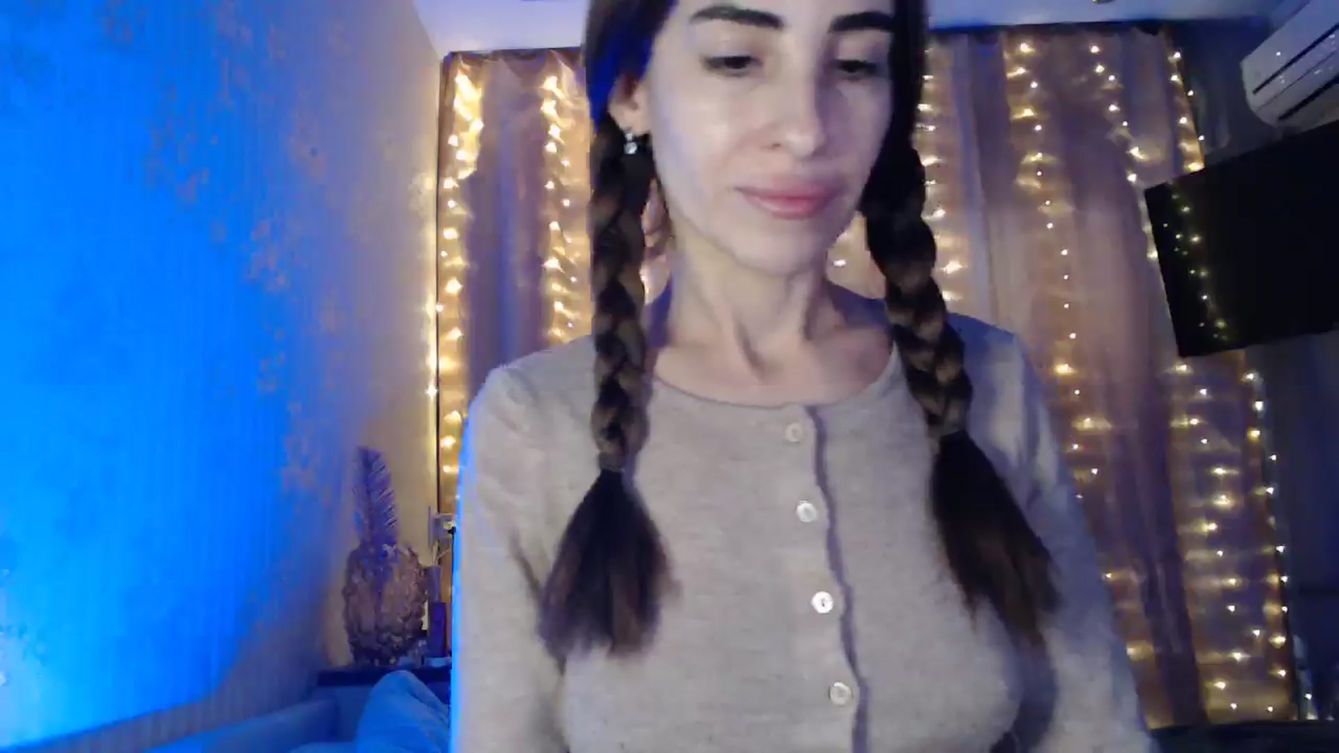 Gallery image thumbnail from Nora_Sweet's myfreecams stream on, 01/06/2025, 11:39 image 18 of 20