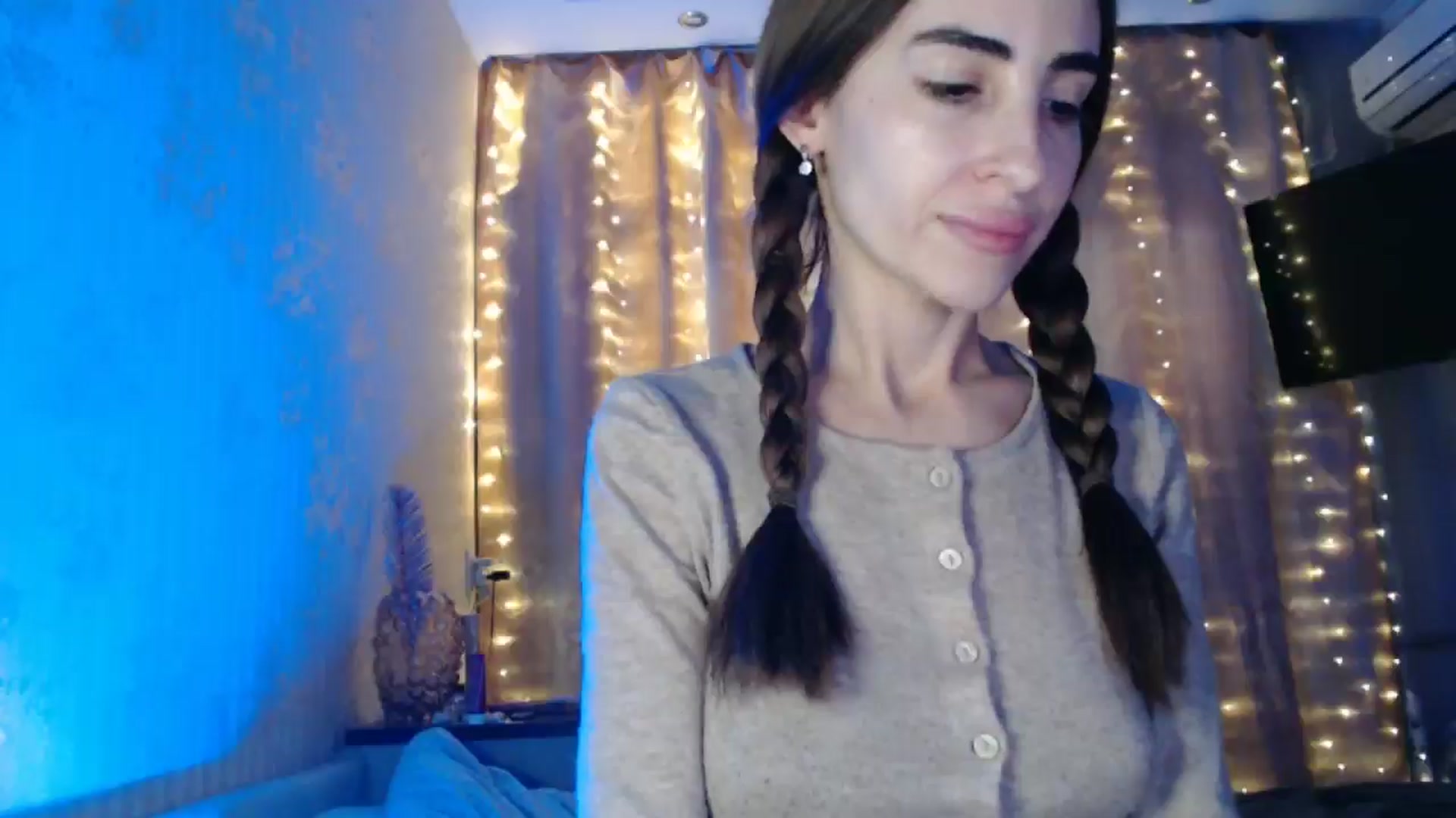 Gallery image thumbnail from Nora_Sweet's myfreecams stream on, 01/06/2025, 12:09 image 3 of 20